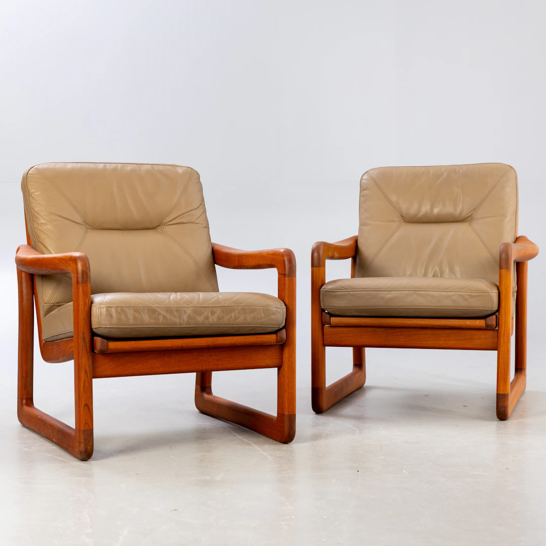 Holstebro, zwei Sessel in Teak, Dänemark (2).