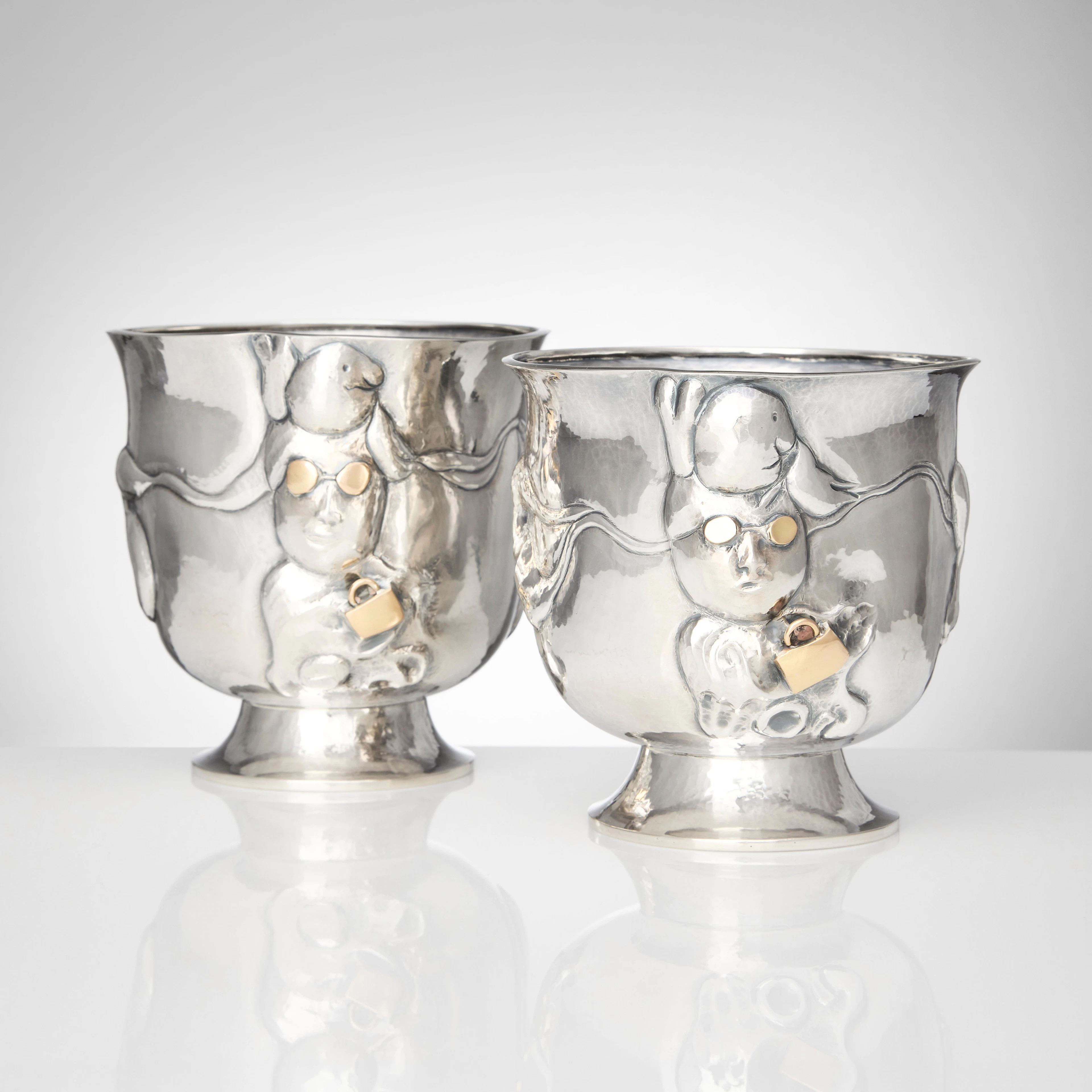 OLLE OHLSSON. Skålar på fot, ett par, silver, Stockholm 1999. Orginal.