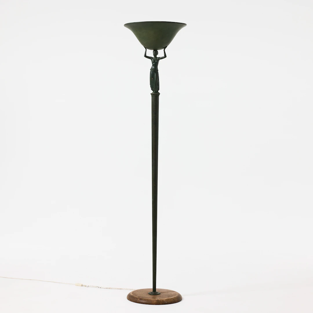 GOLVLAMPA, art deco, sannolikt Danmark, ek och grönpatinerad brons.