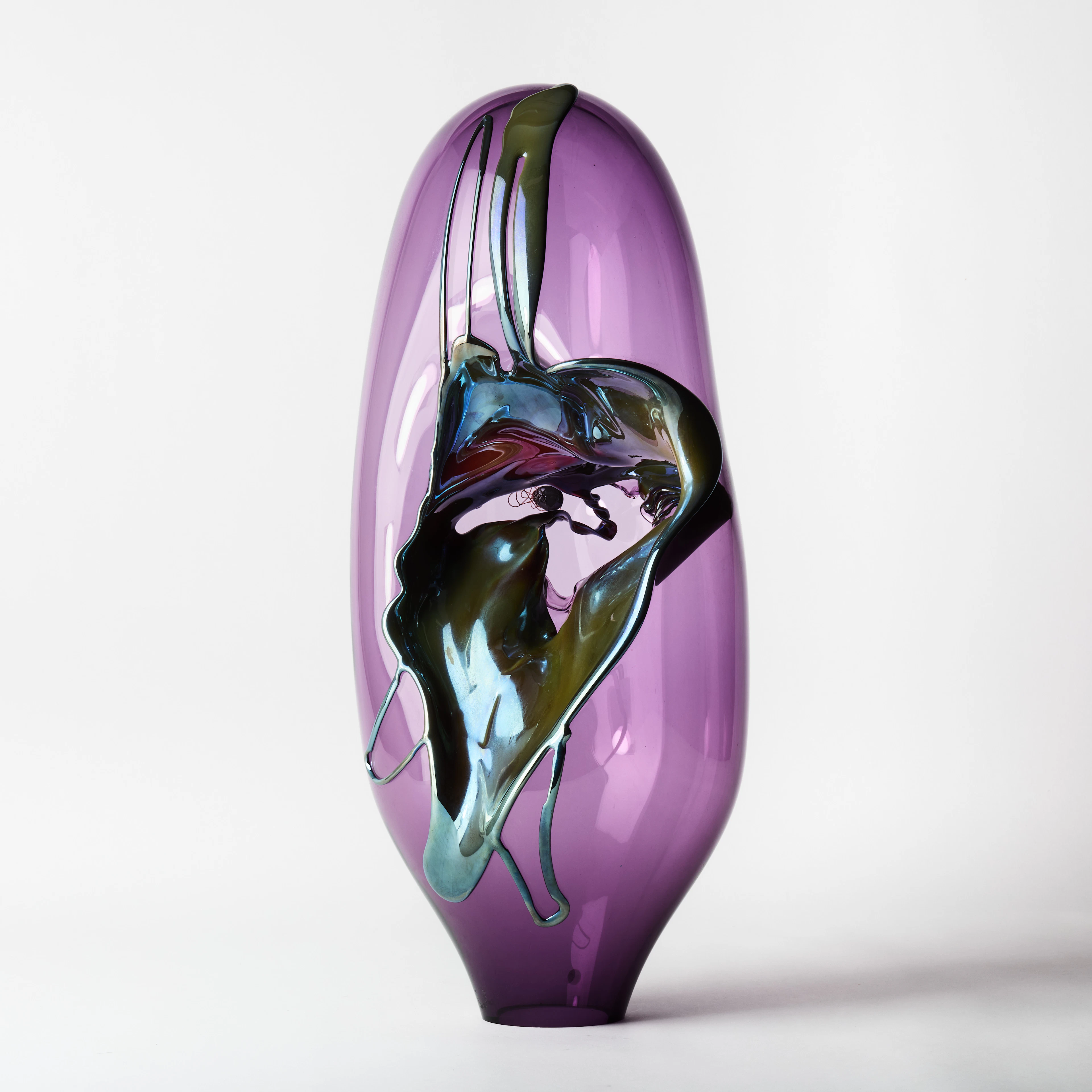 BJØRN FRIBORG. "Implosion", skulptur, ca 2019, lila glasmassa med