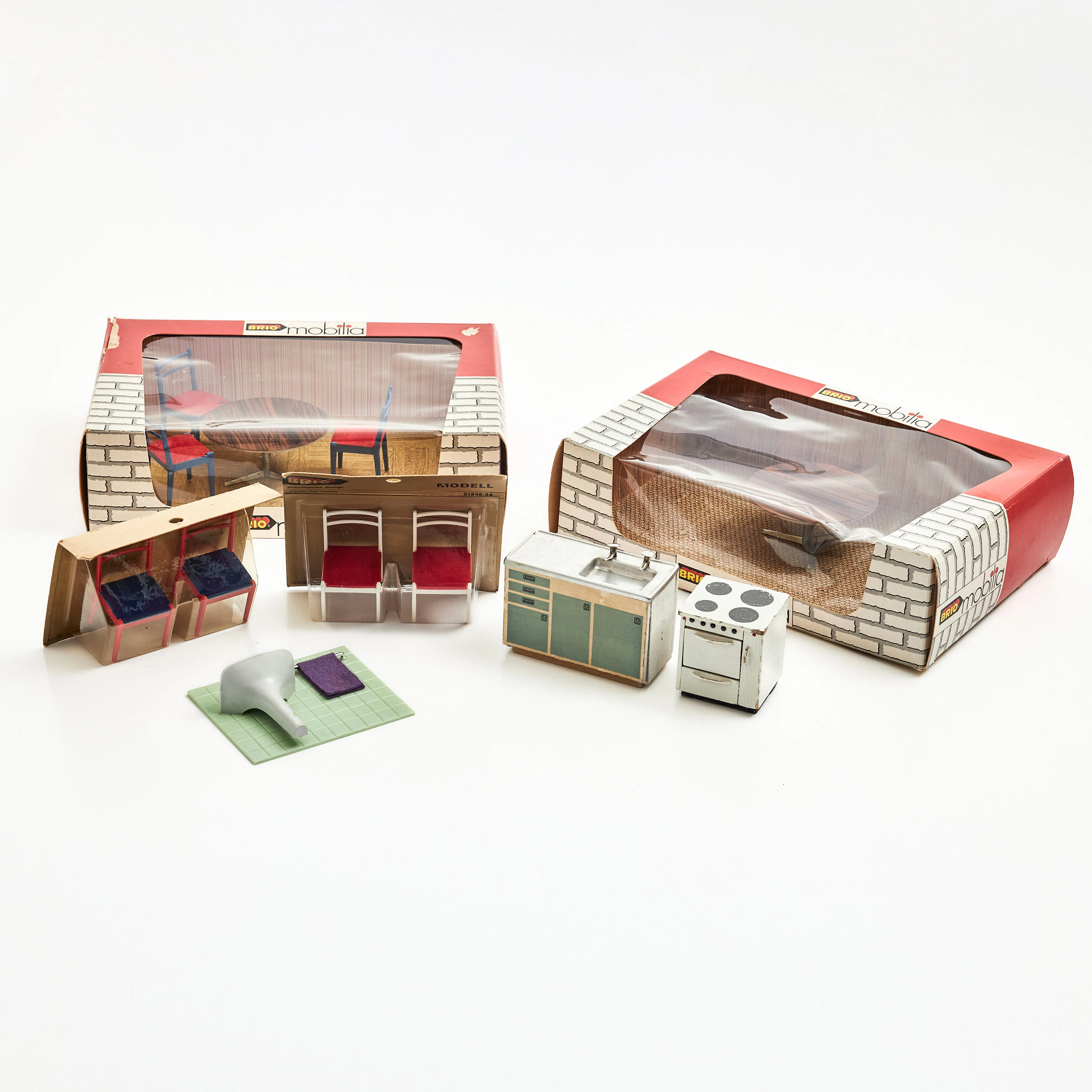 DOCKSKÅPSMÖBLER, 12 dlr, 1950-70-tal, bl a Brio Mobilia, Brio Scandinavian