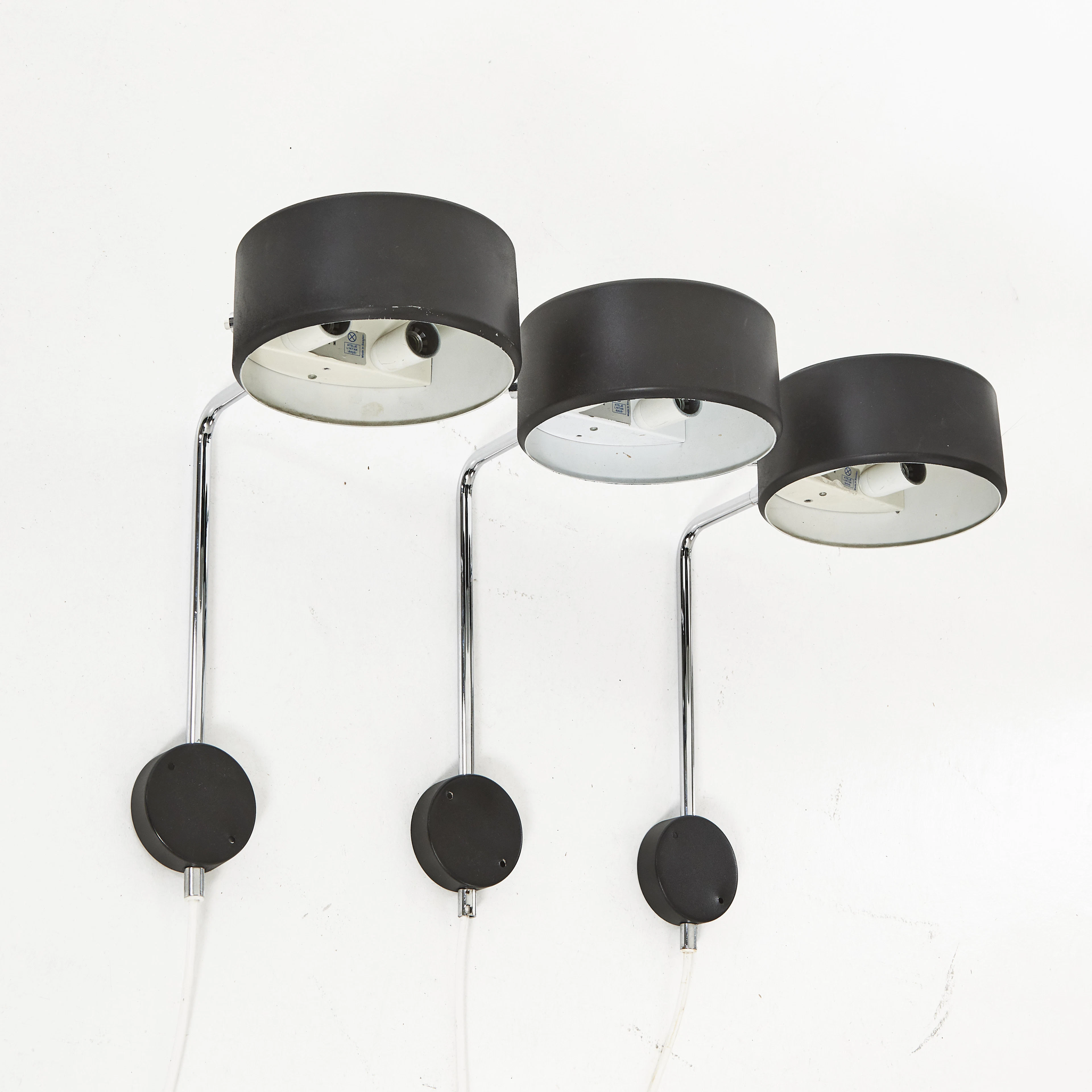 ANDERS PEHRSON. 3 st, "Simris", modell 446 V, svartlackerad metall