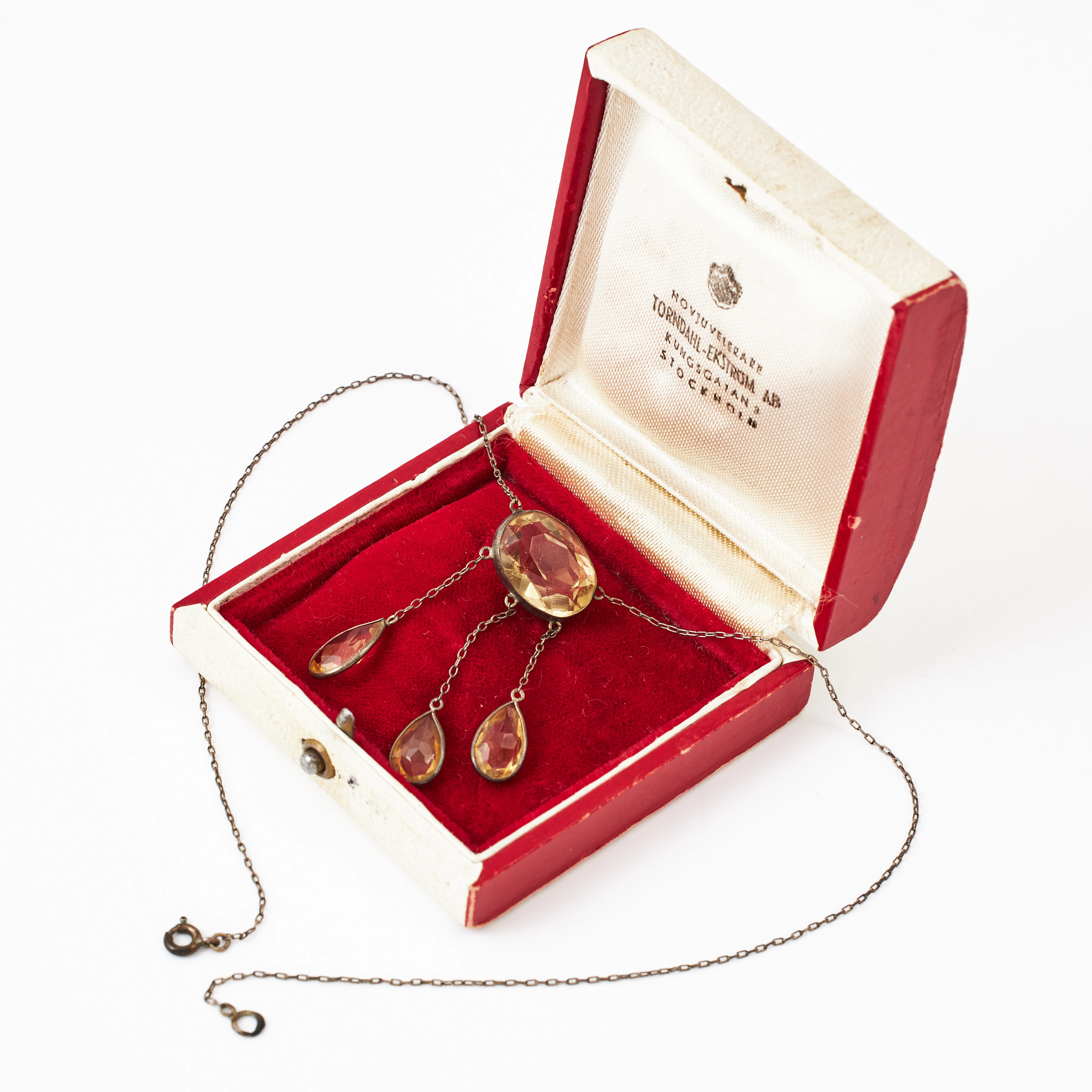 HALSBAND, silver, dekor med fasettslipade citriner varav 3 med pendeloqueslipnin