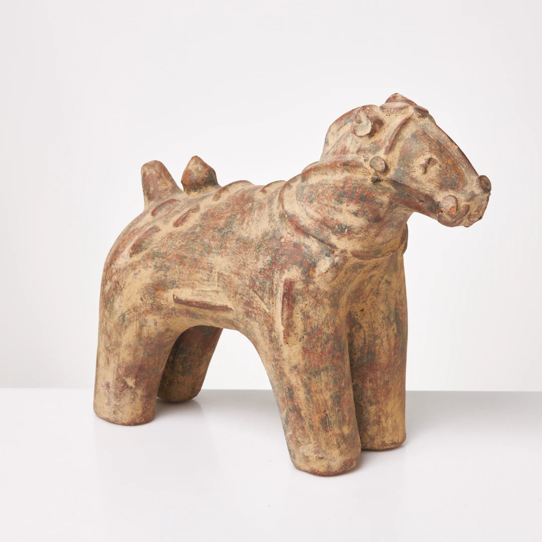 FIGURIN. Häst, patinerad keramik, 1900-tal.