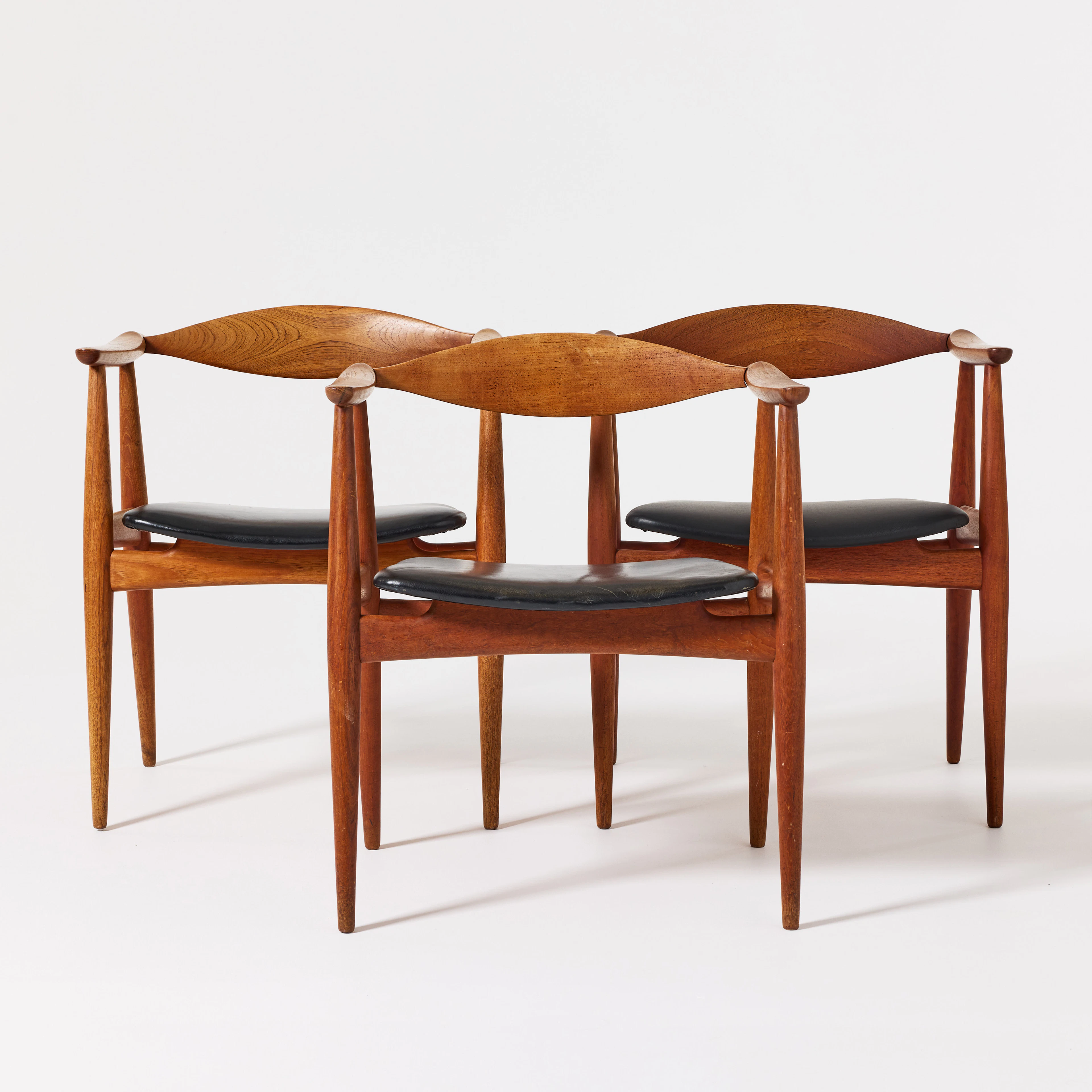 HANS J WEGNER. Karmstolar, Carl Hansen & Søn, Danmark, modell "CH35"