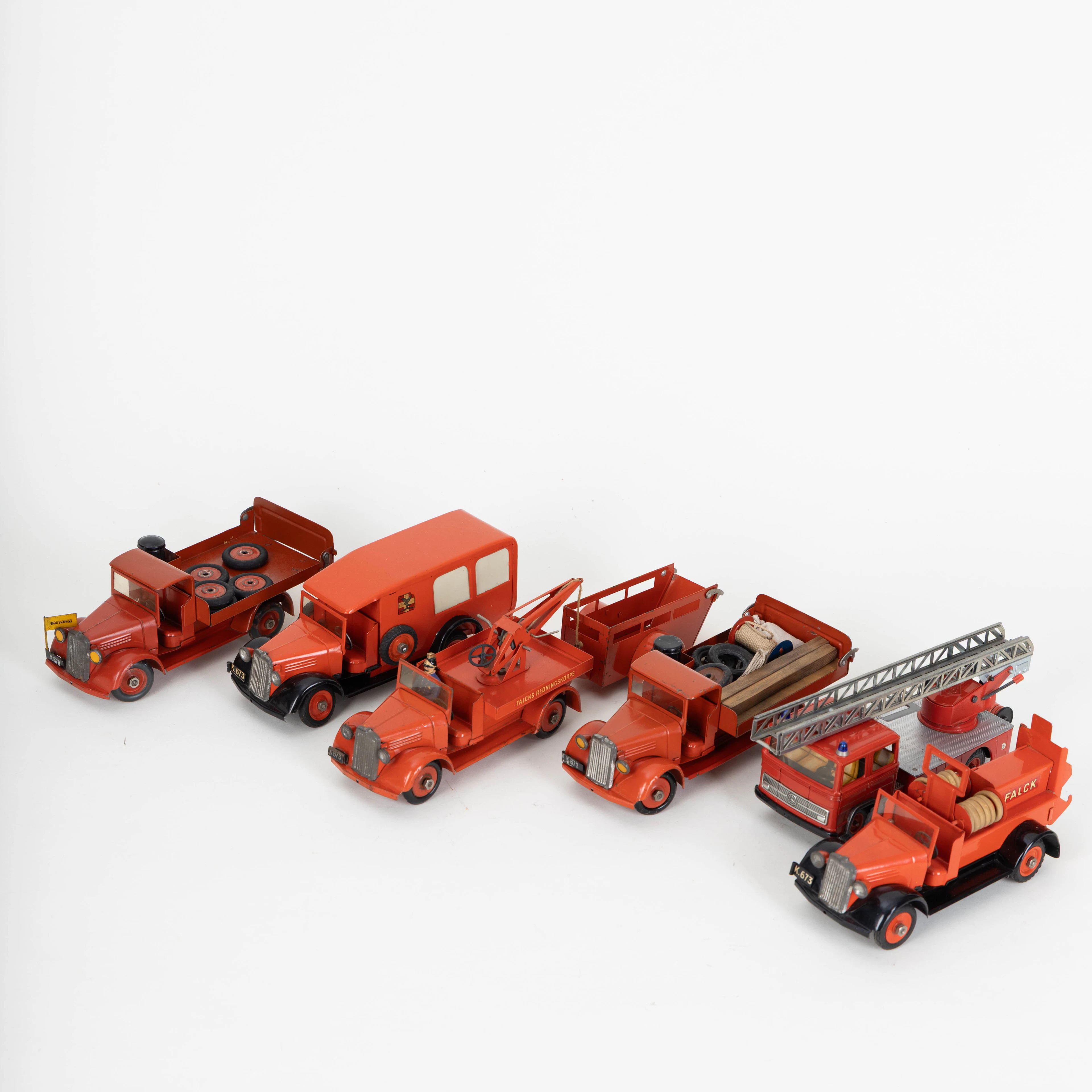 TEKNO, fünf Falck Feuerwehrwagen + CKO Kellermann No. 439 Mercedes-Benz