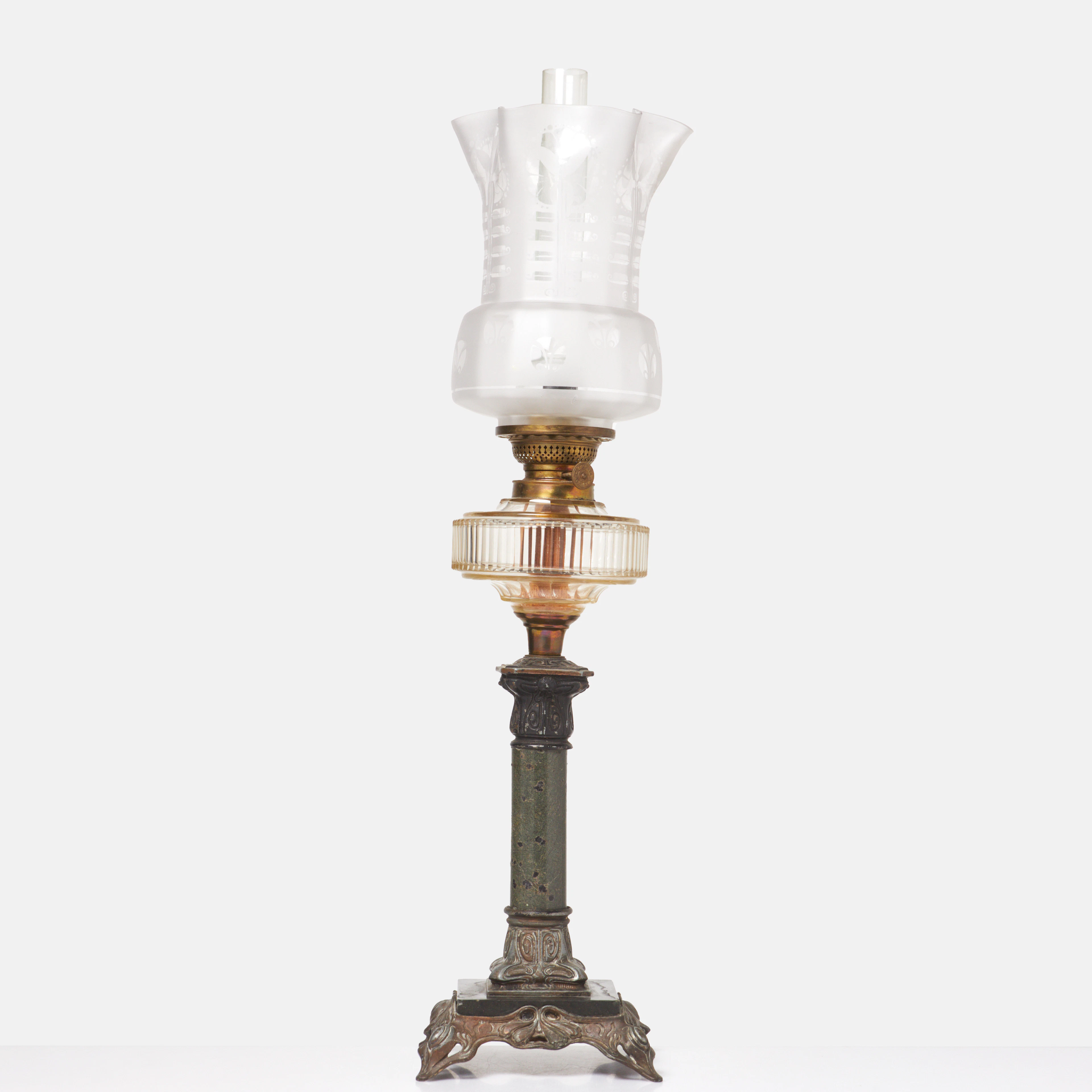 FOTOGENLAMPA, Kosmos Brenner, jugend, sten och metall, delvis frostat glas.
