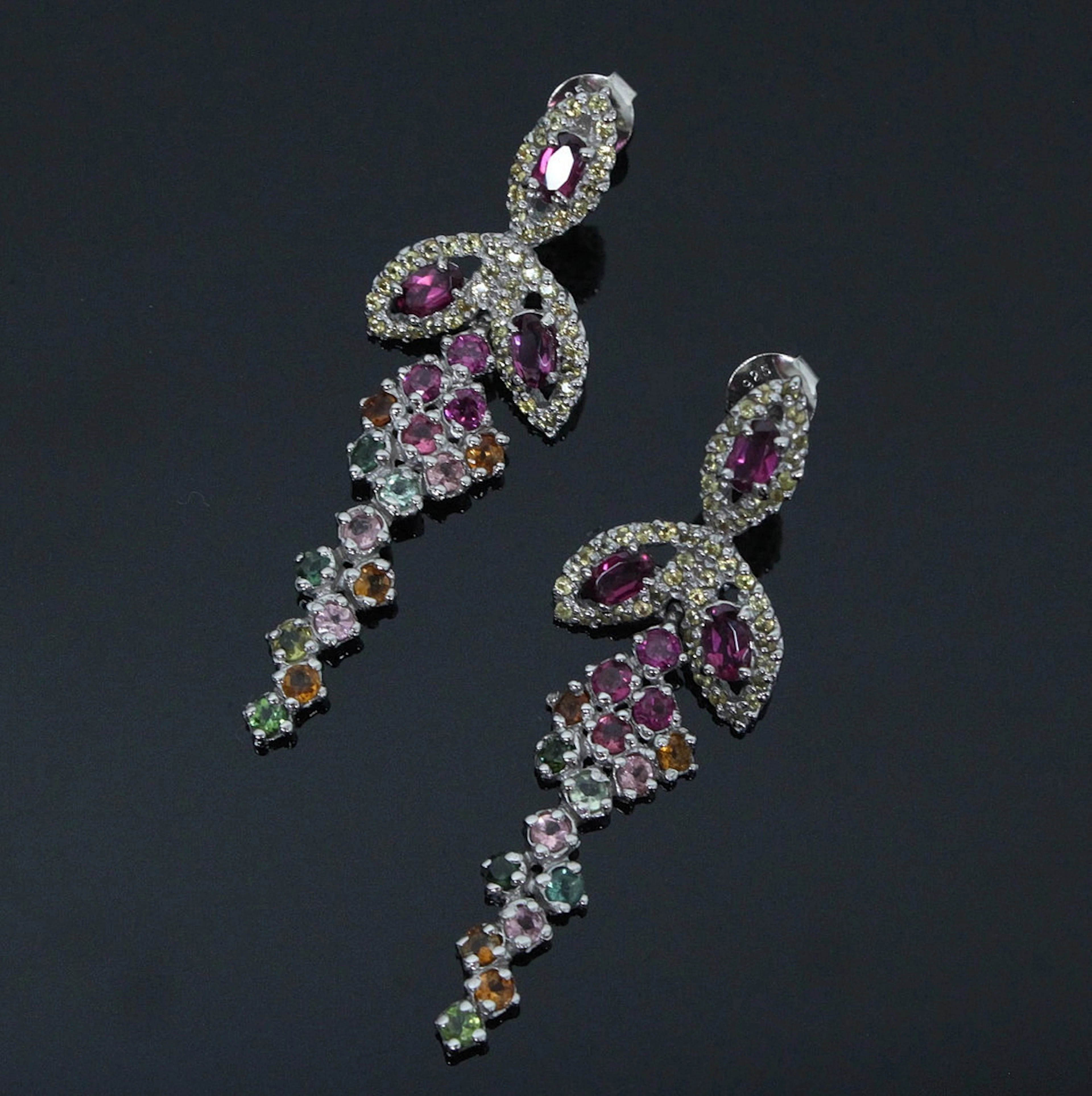 Ohrhänger mit Saphir, Turmalin und Rhodolite Granat, 925er Silber.