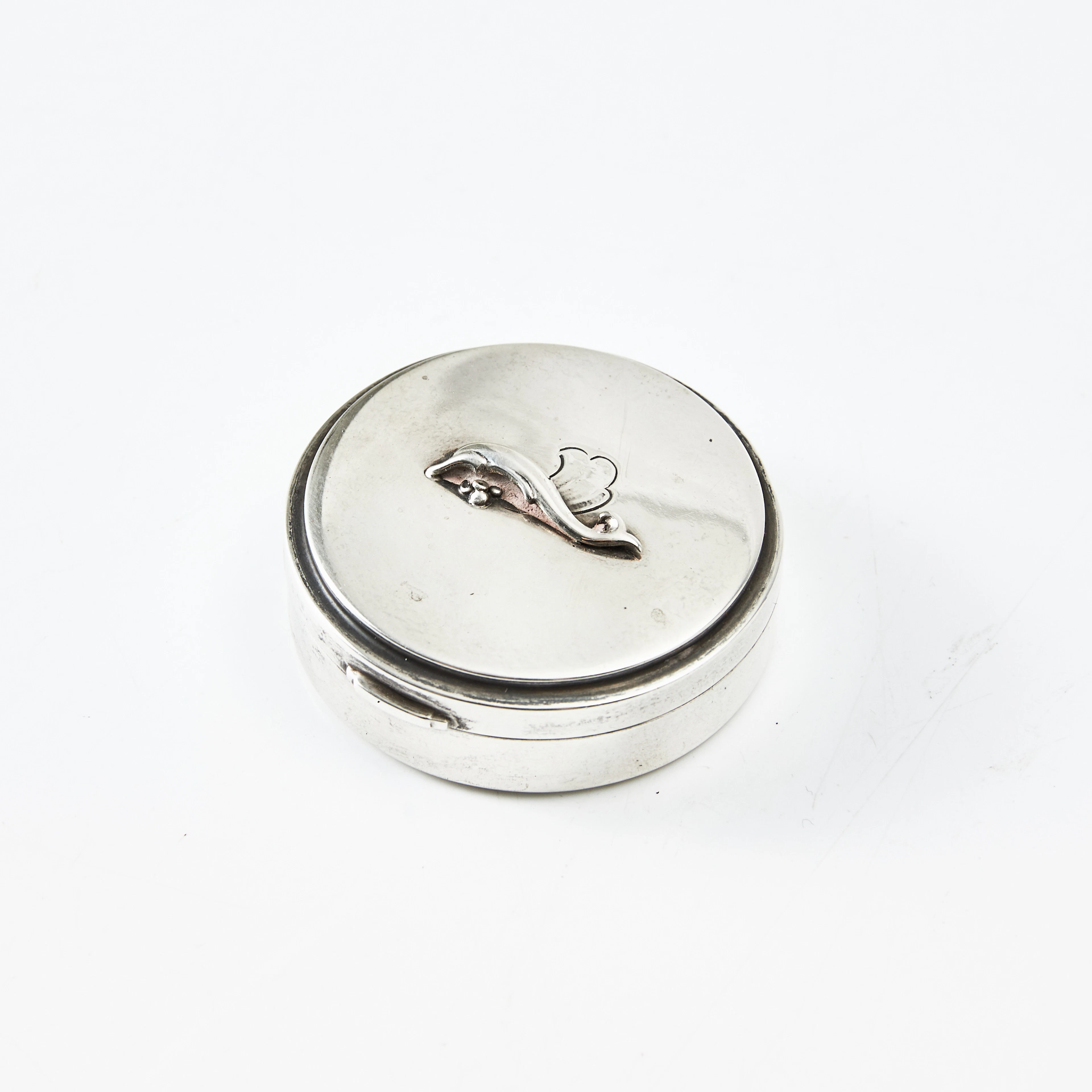 HARALD NIELSEN. Puderdosa, sterlingsilver, Georg Jensen, Danmark 1925-1932.