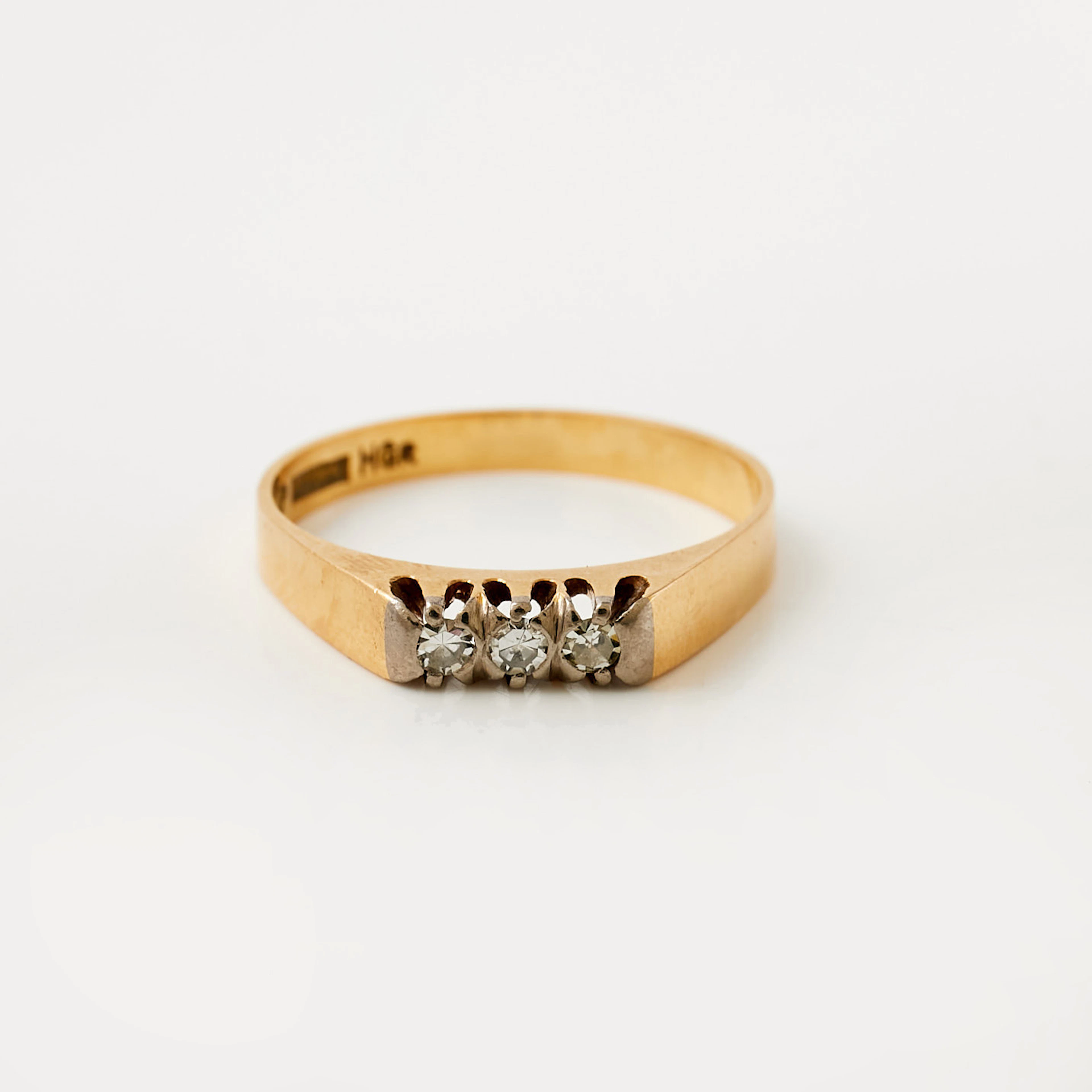 RING, 18 k guld, åttkantslipade diamanter, 0,12 ct enligt gravyr