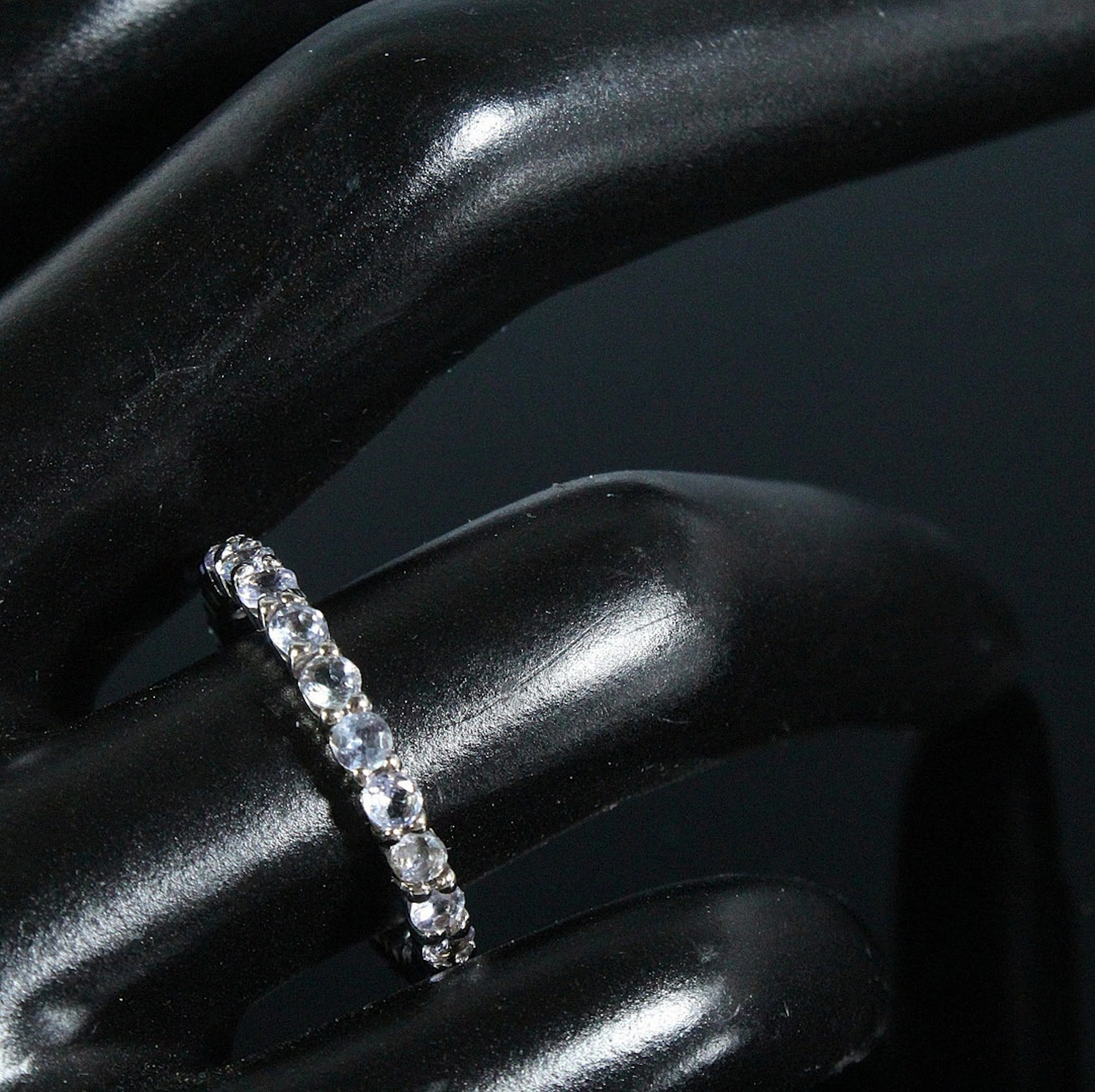 Ewigkeitsring mit Tansanit, 925er Silber.