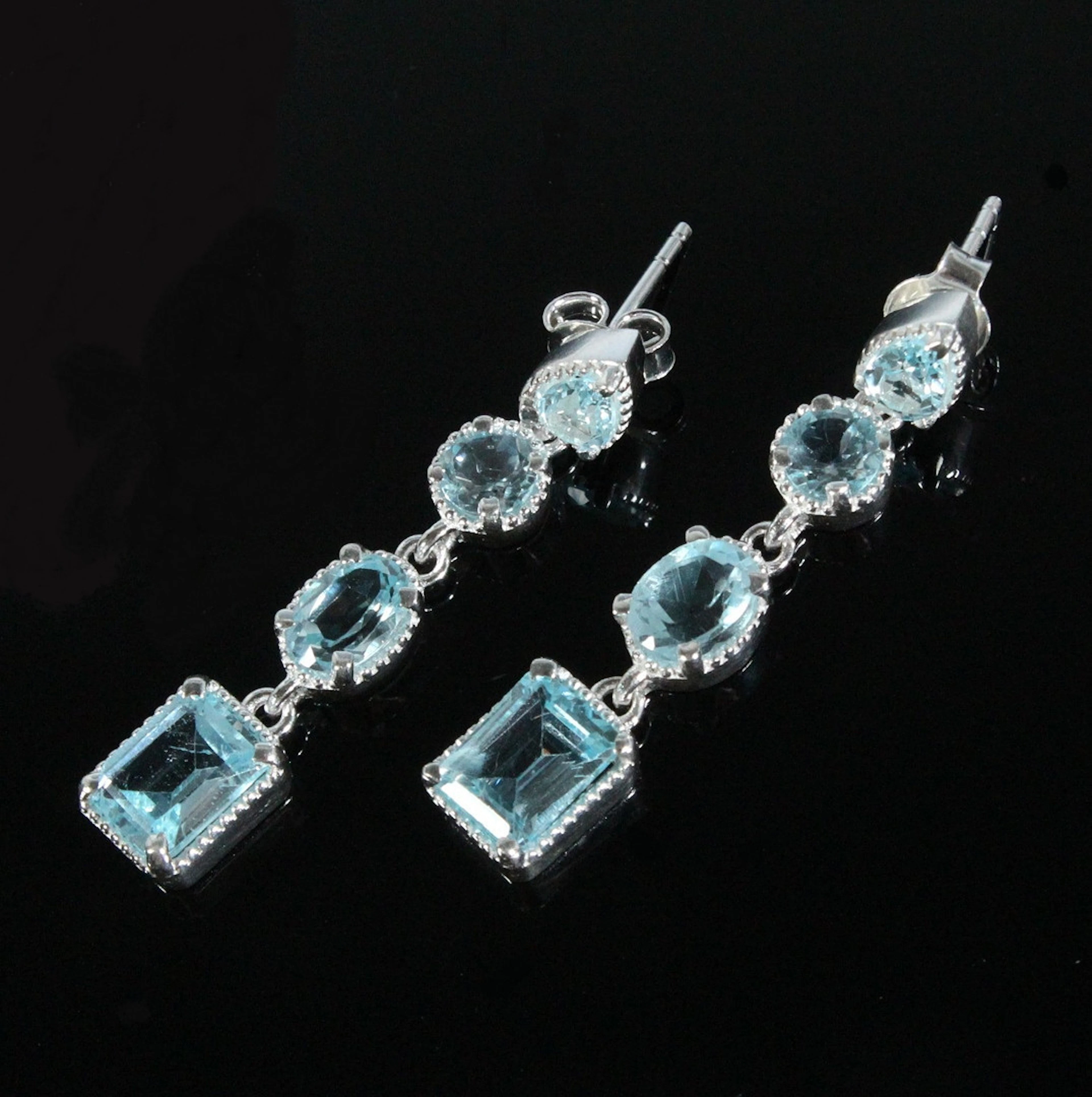 Ohrhänger mit Topas skyblue, 925er Silber.