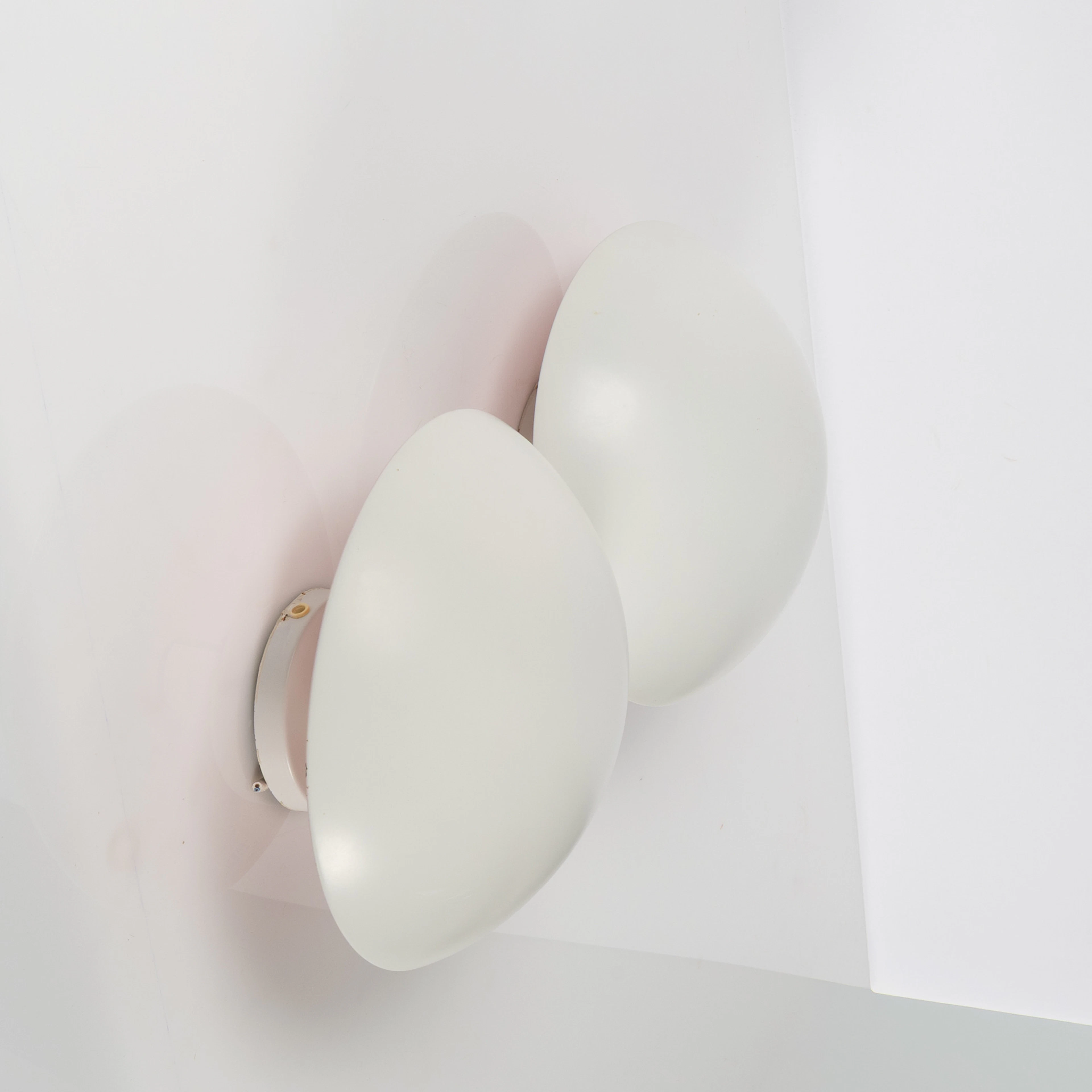 POUL HENNINGSEN. Vägglampor, 3 stycken "PH-hatte / PH-hatt", modellnr