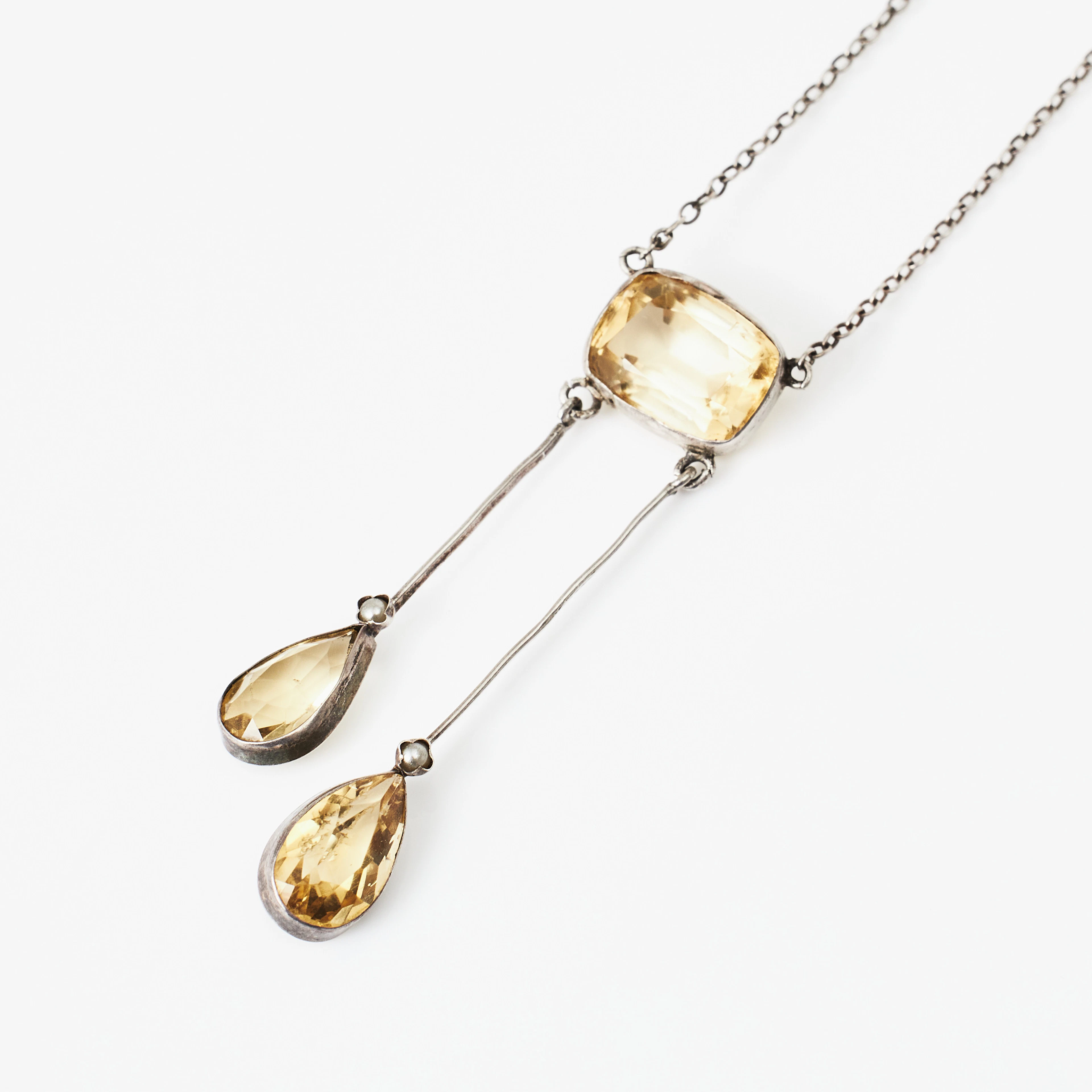 COLLIER, s.k. negligé, silver, dekor med 2 pendeloqueslipade citriner