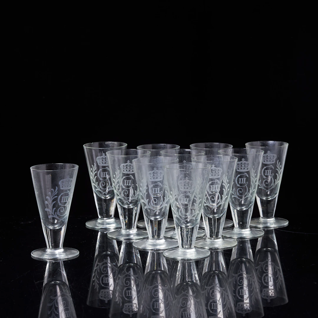 SNAPSGLAS, 11 styck, etsade monogram Gustav III, 1900-tal.