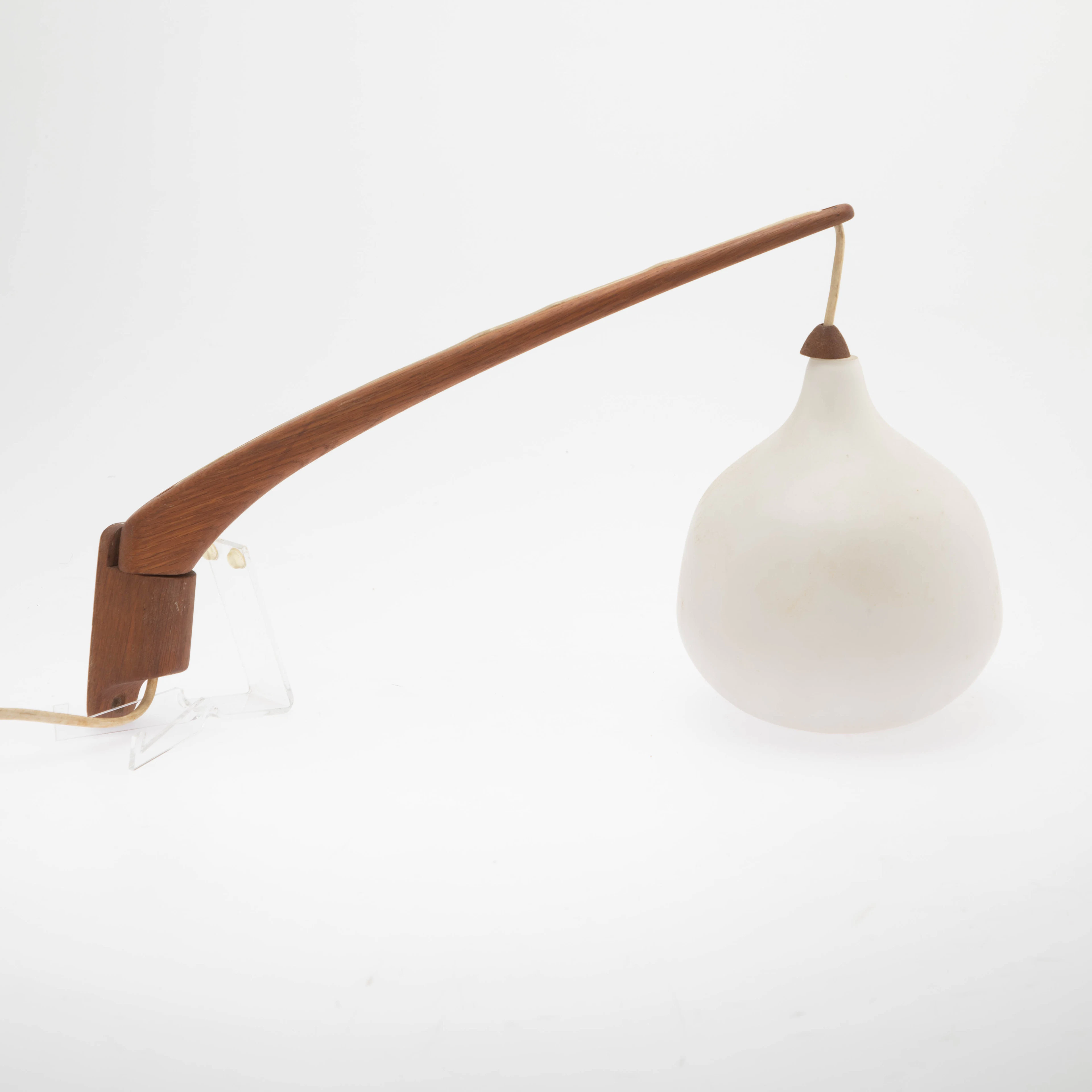 Uno & Östen Kristiansson für Luxus, Wandlampe, Teak und Glas, 1960er Jahre.