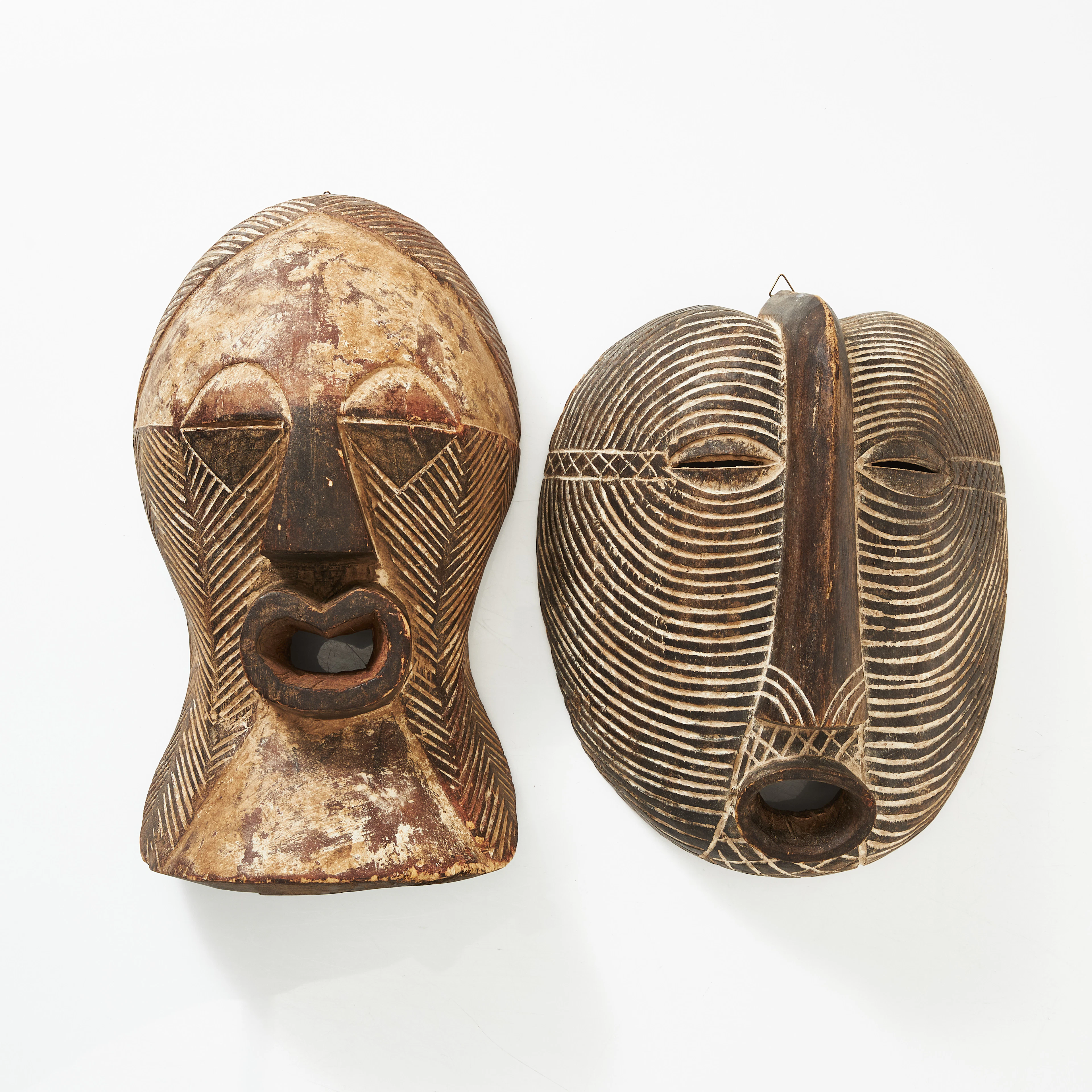 MASKER, 2 stycken, Afrika, för dekoration.