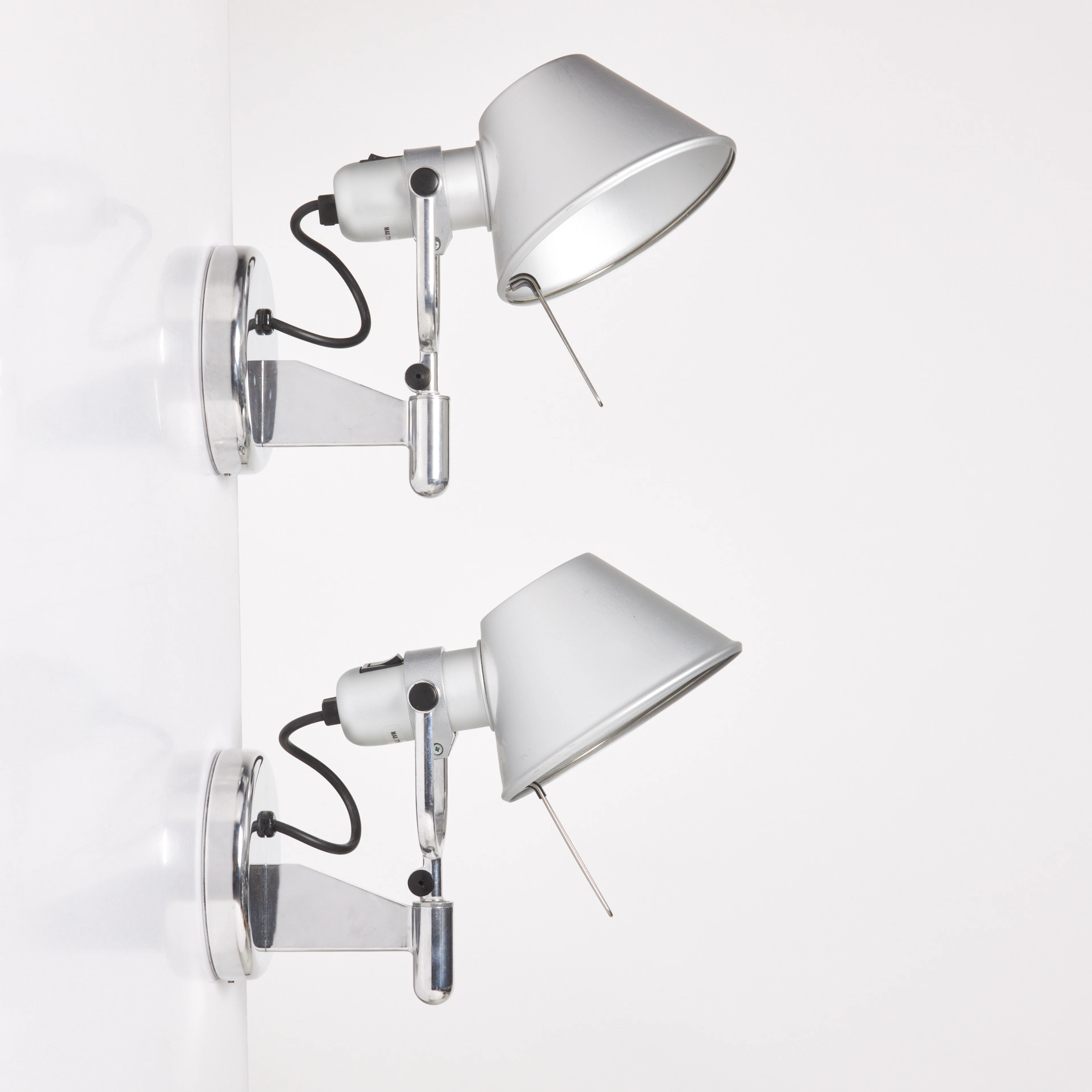 MICHELE DE LUCCHI & GIANCARLO FASSINA, VÄGGLAMPOR, 1-par, "Tolomeo