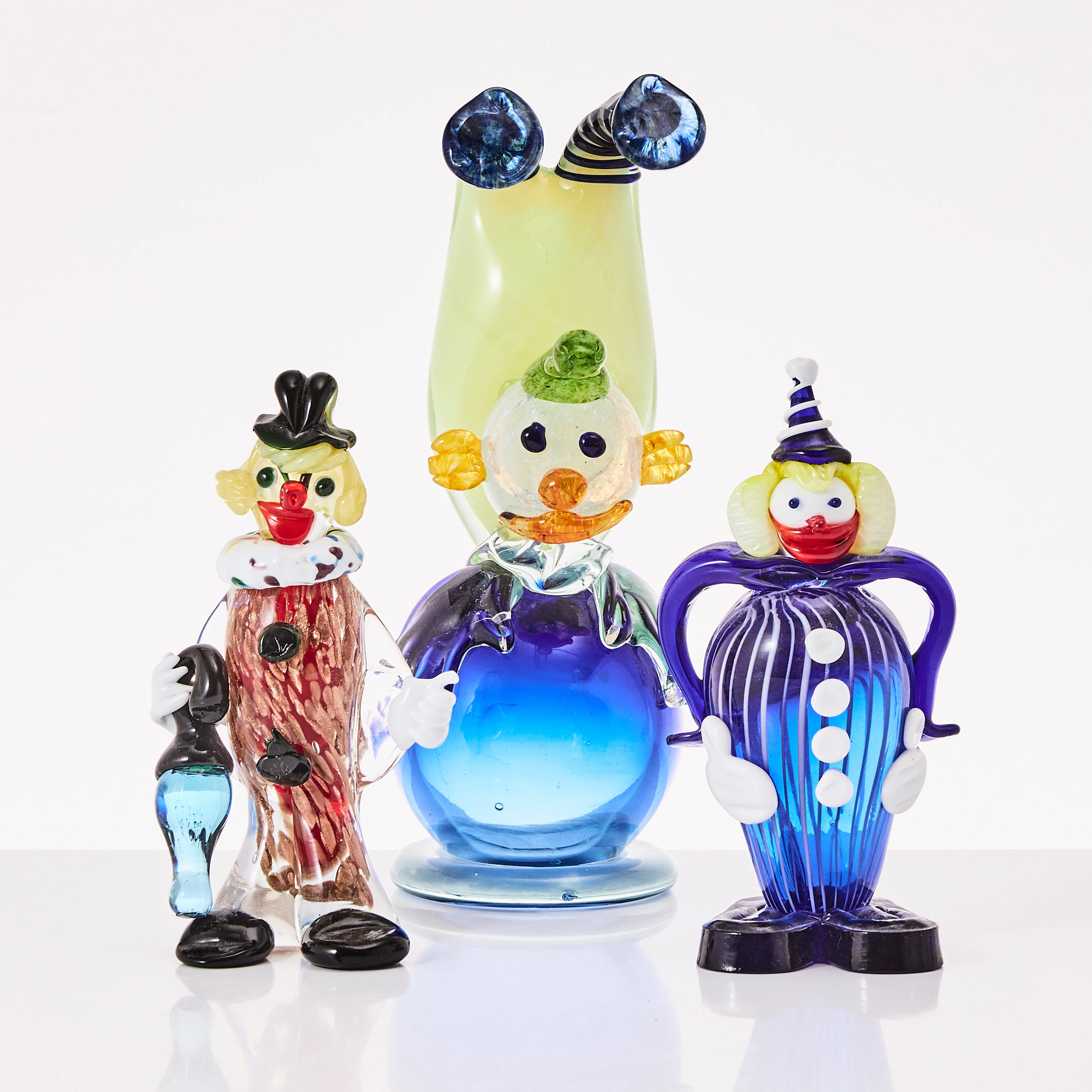 FIGURINER, 3 st, Italien 1900-talets andra hälft, glas i polykroma