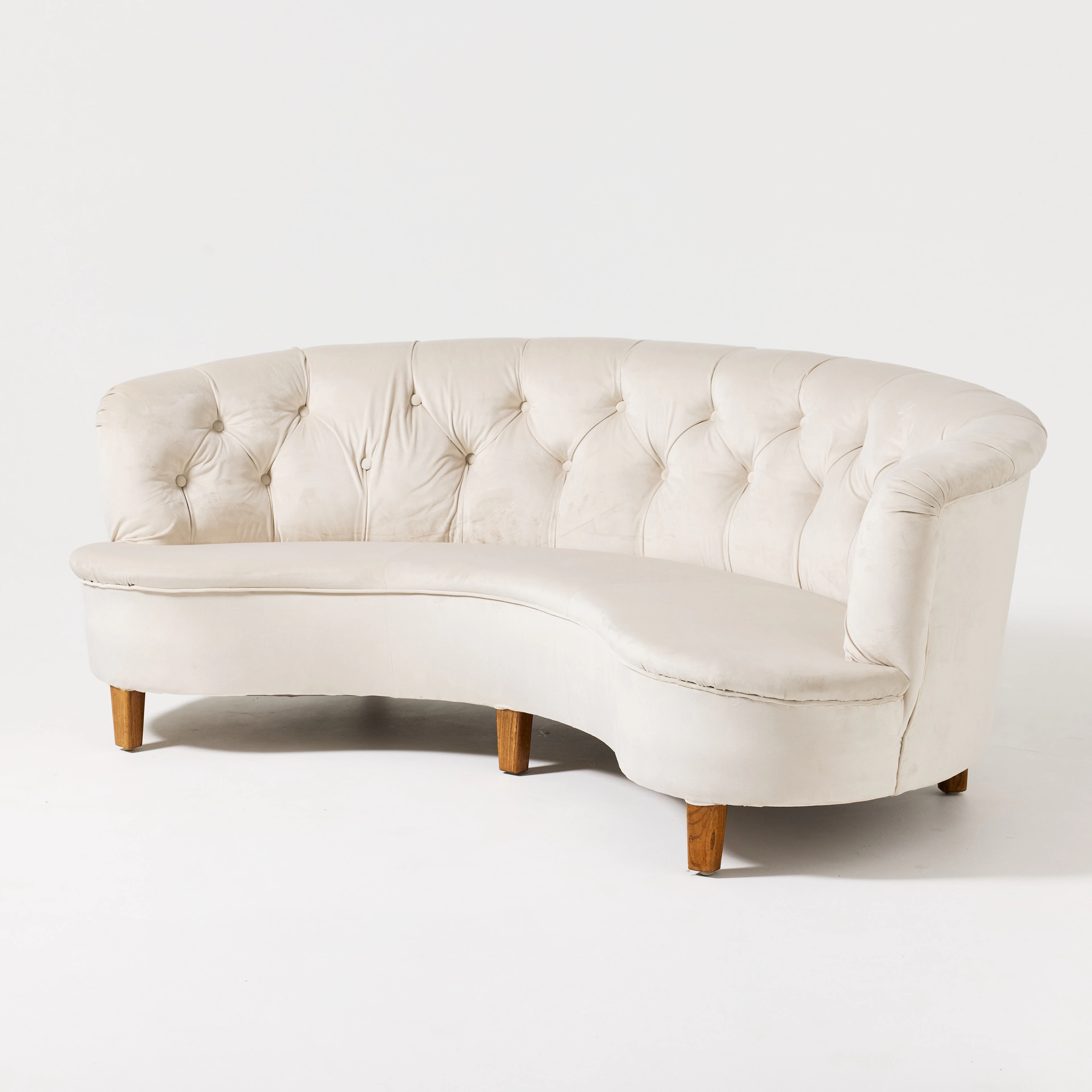SOFFA, Sverige 1930/40-tal, Swedish Modern, ben i alm, klädsel i ljus sammet.