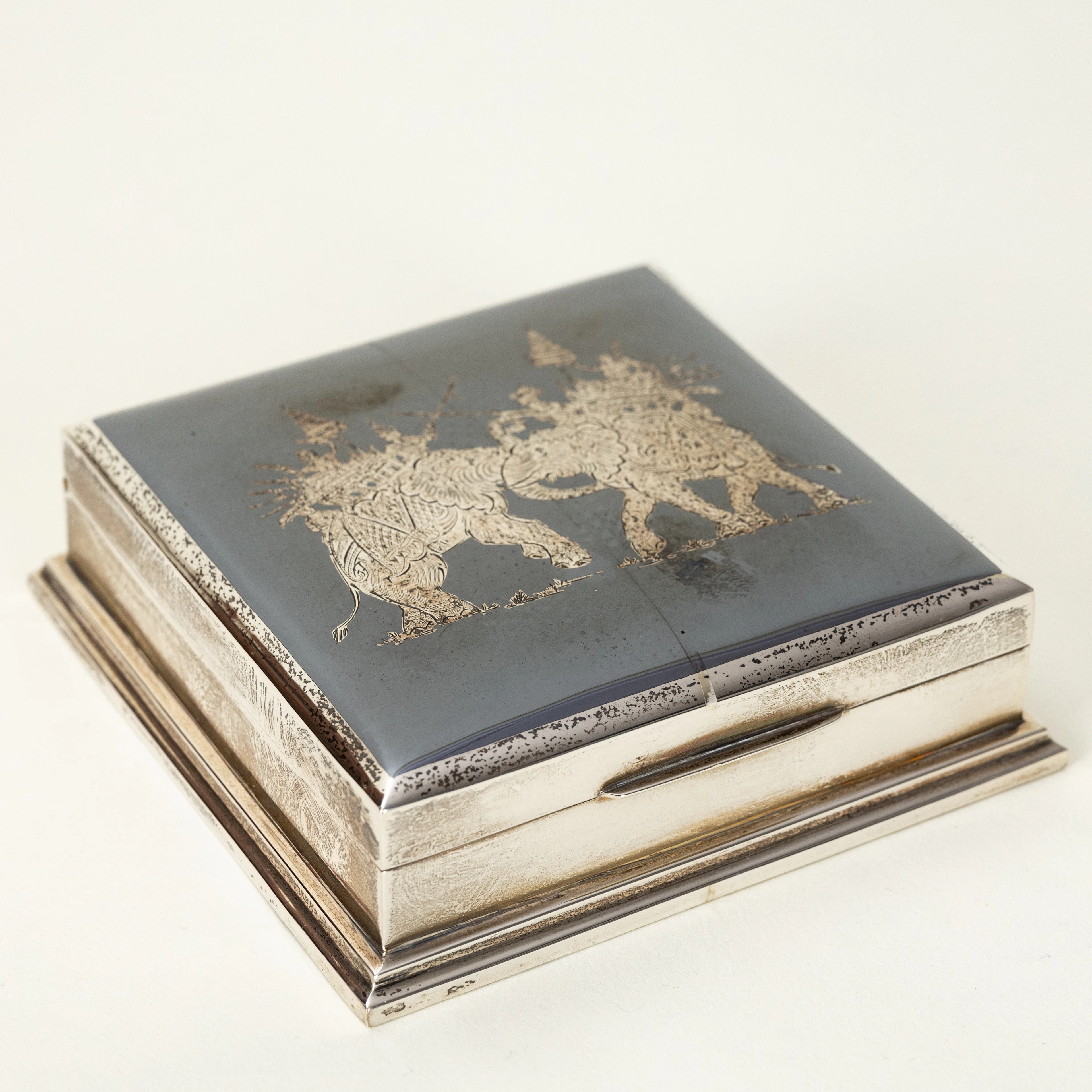 Schatulle, Sterling Silber, Siam, Anfang 20. Jh.