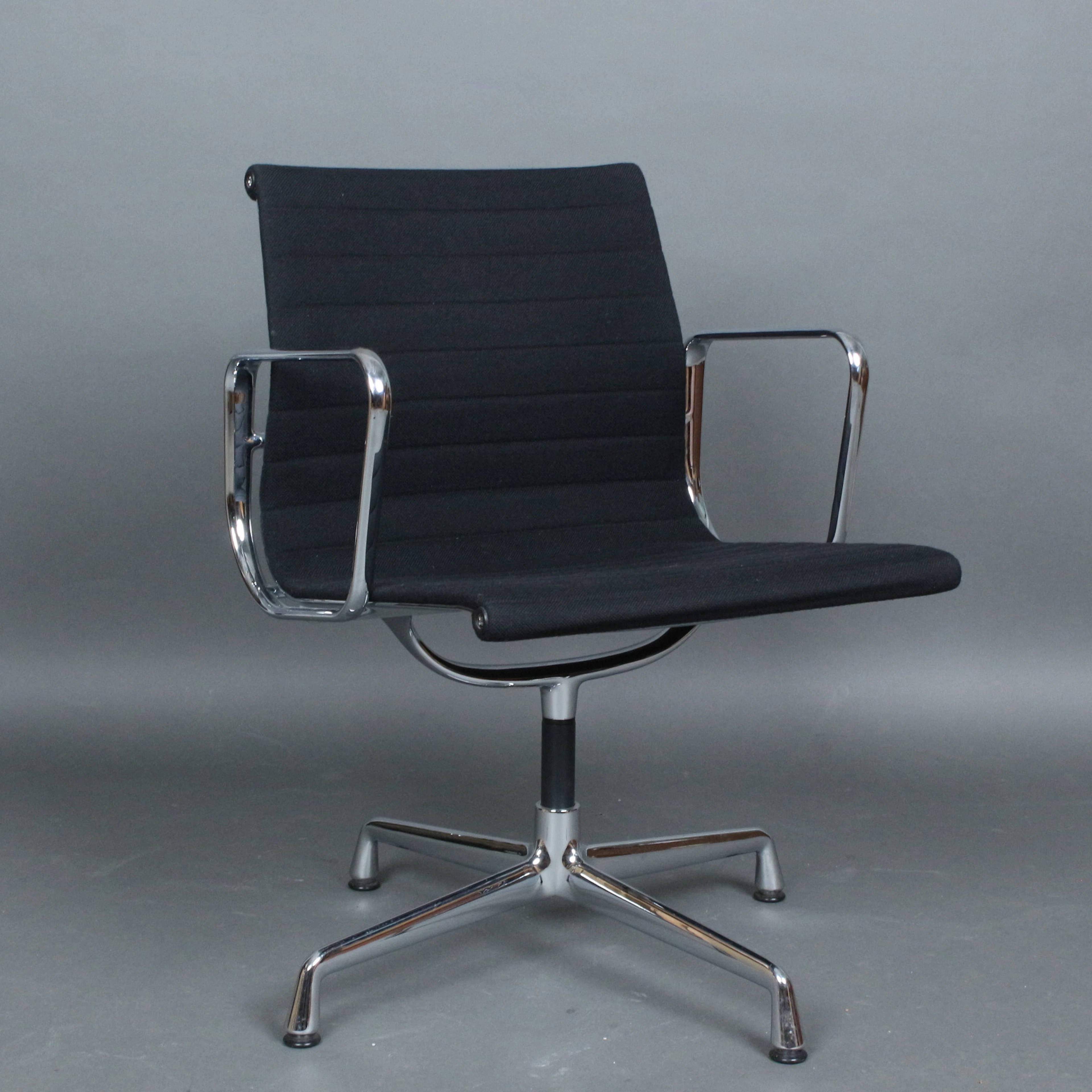CHARLES & RAY EAMES. für Vitra, Schreibtischstuhl / Aluminium Chair