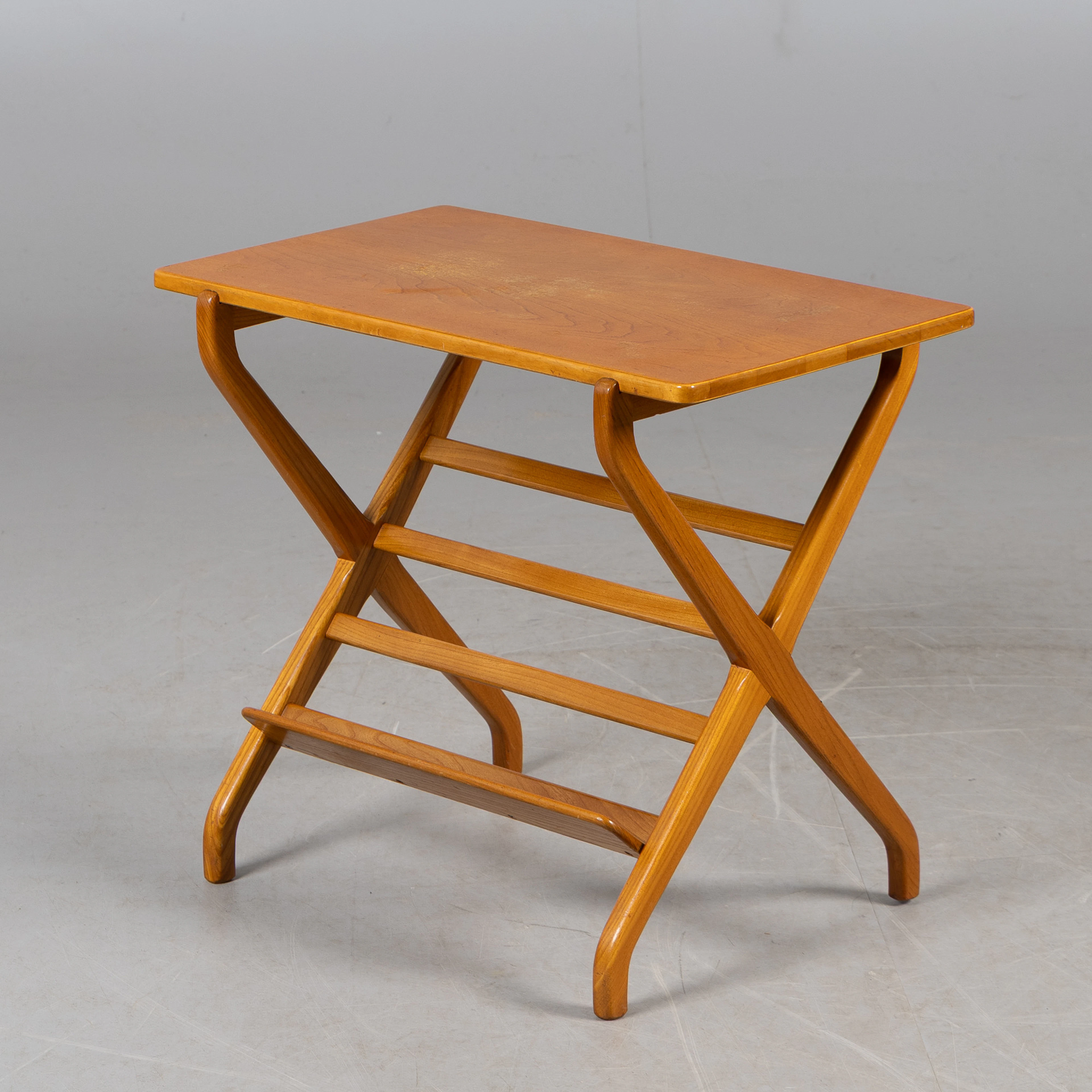 TIDNINGSBORD, Swedish modern, 1940-tal.