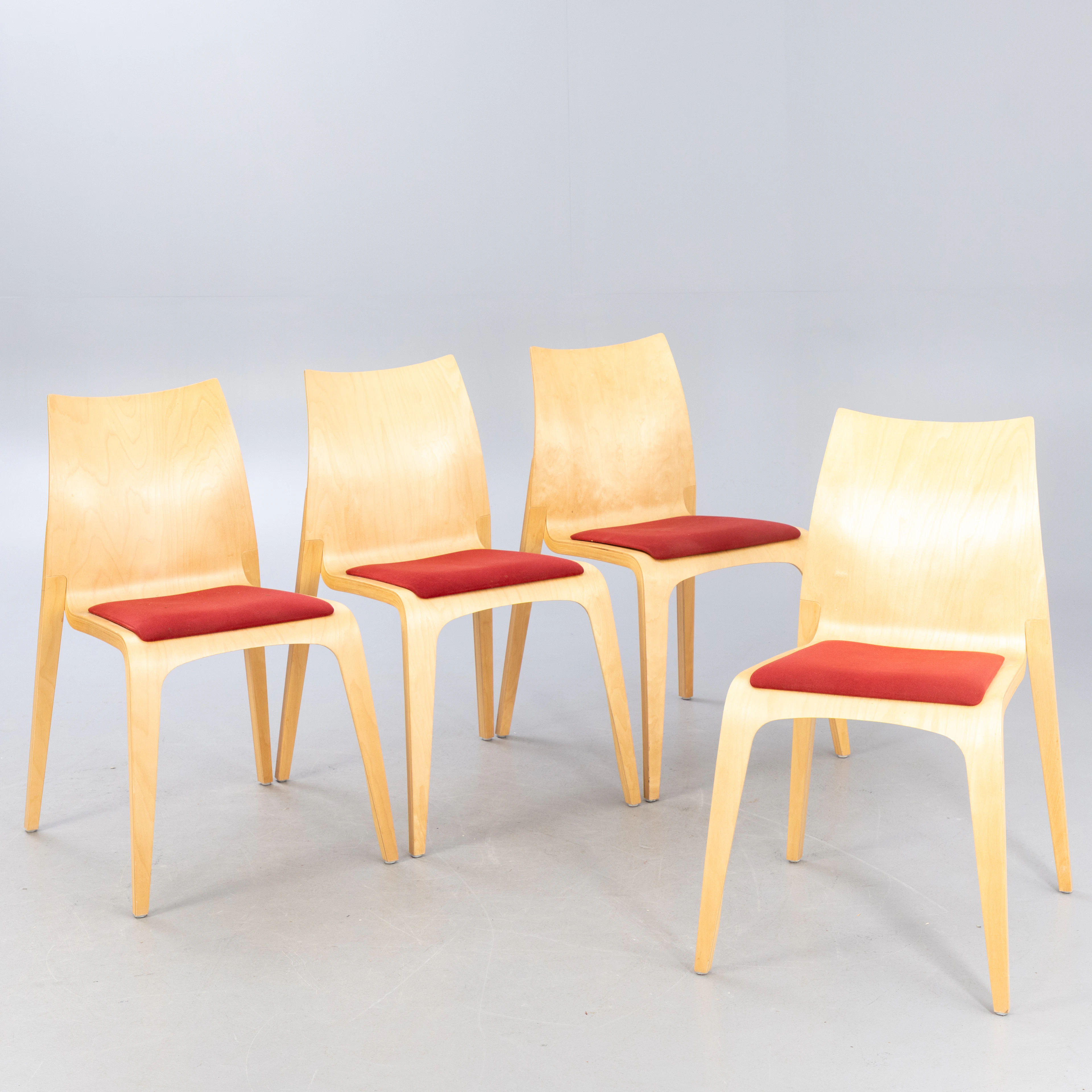 JACOB BERG. Vier Stühle 'Flow Chairs' aus gebogenem Holz, Kollektion