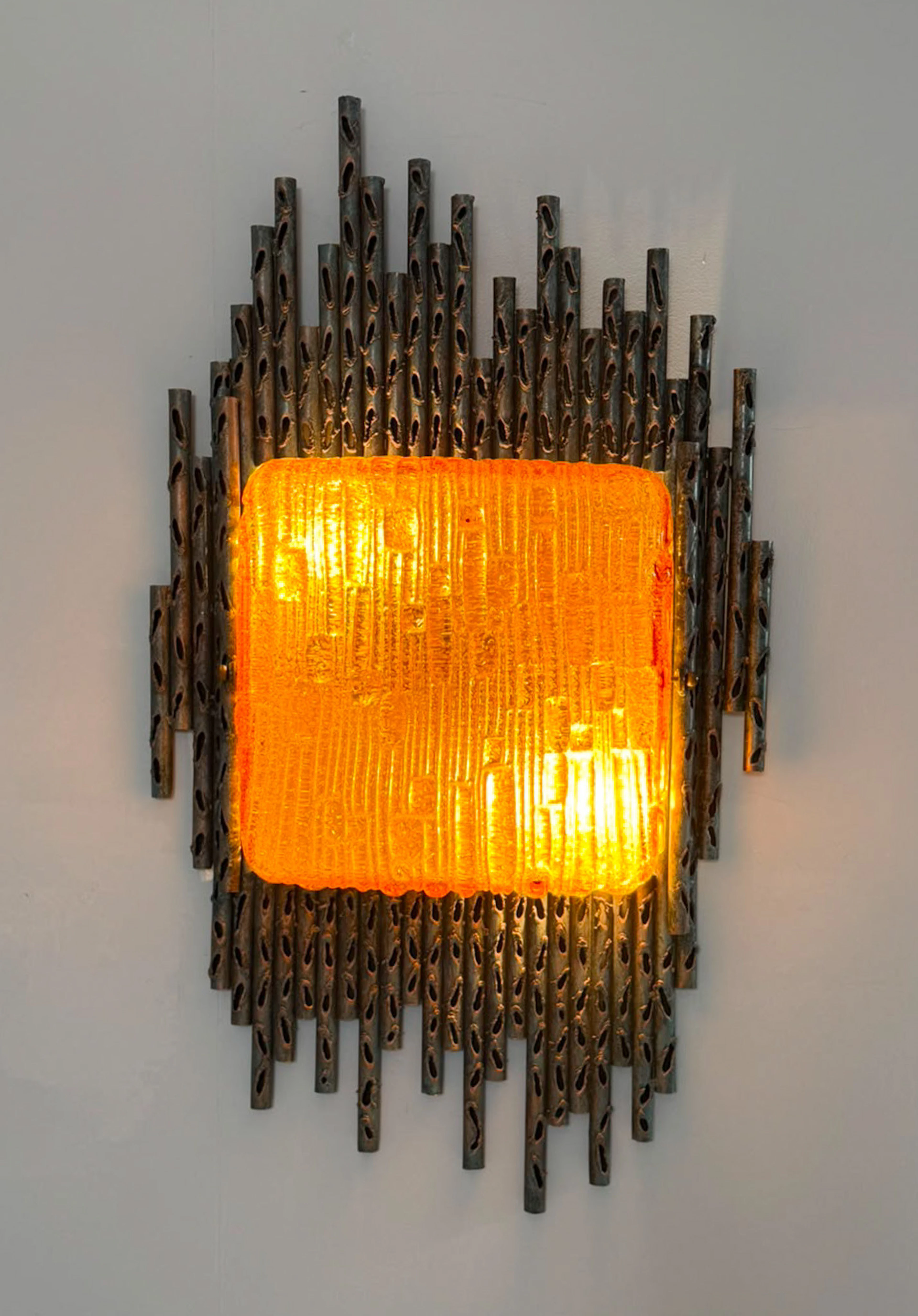 MARCELLO FANTONI. Brutalistische Wandleuchte/Wandlampe, Italien, 1970er Jahre.