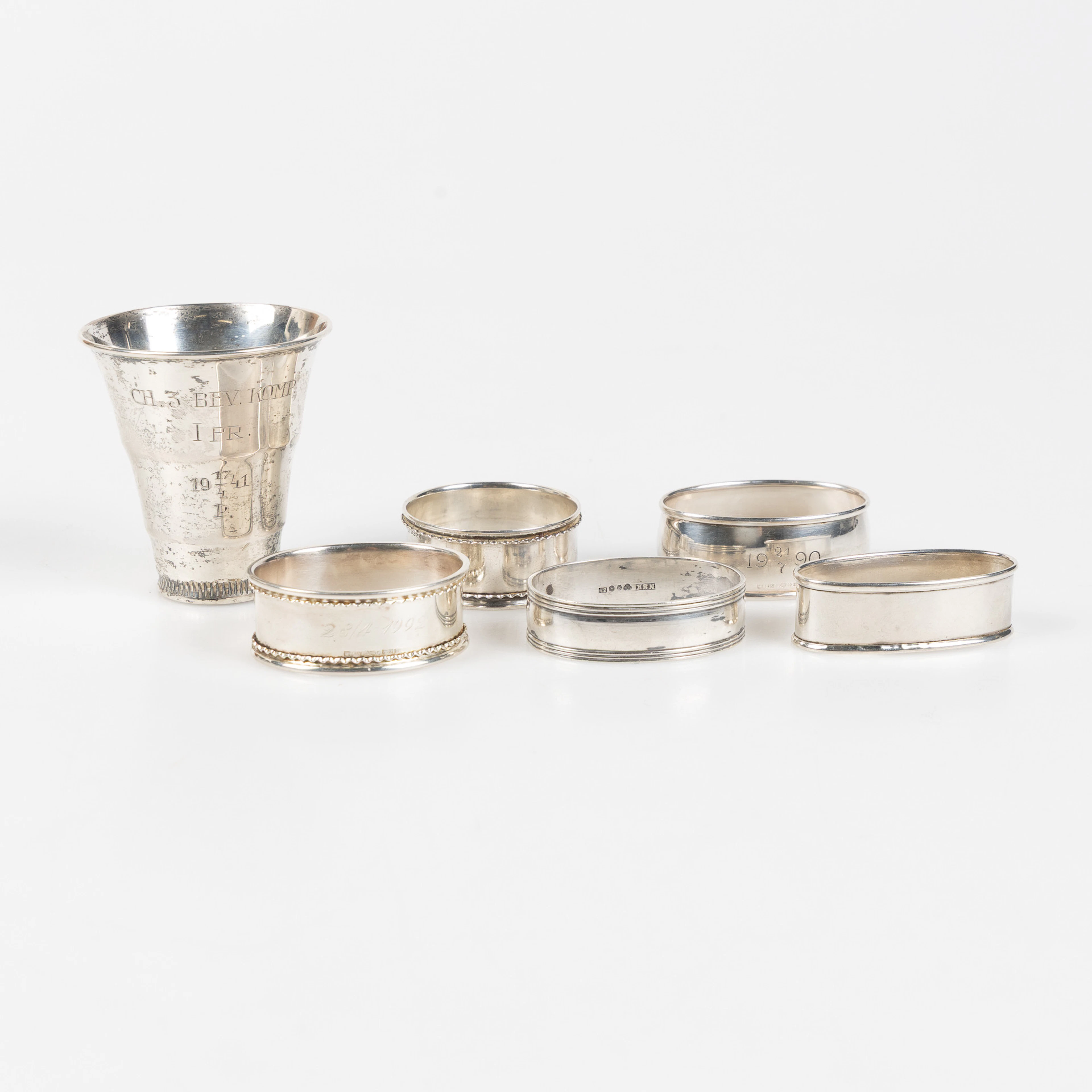BÄGARE & SERVETTRINGAR, 6 delar, silver, 1900-tal.