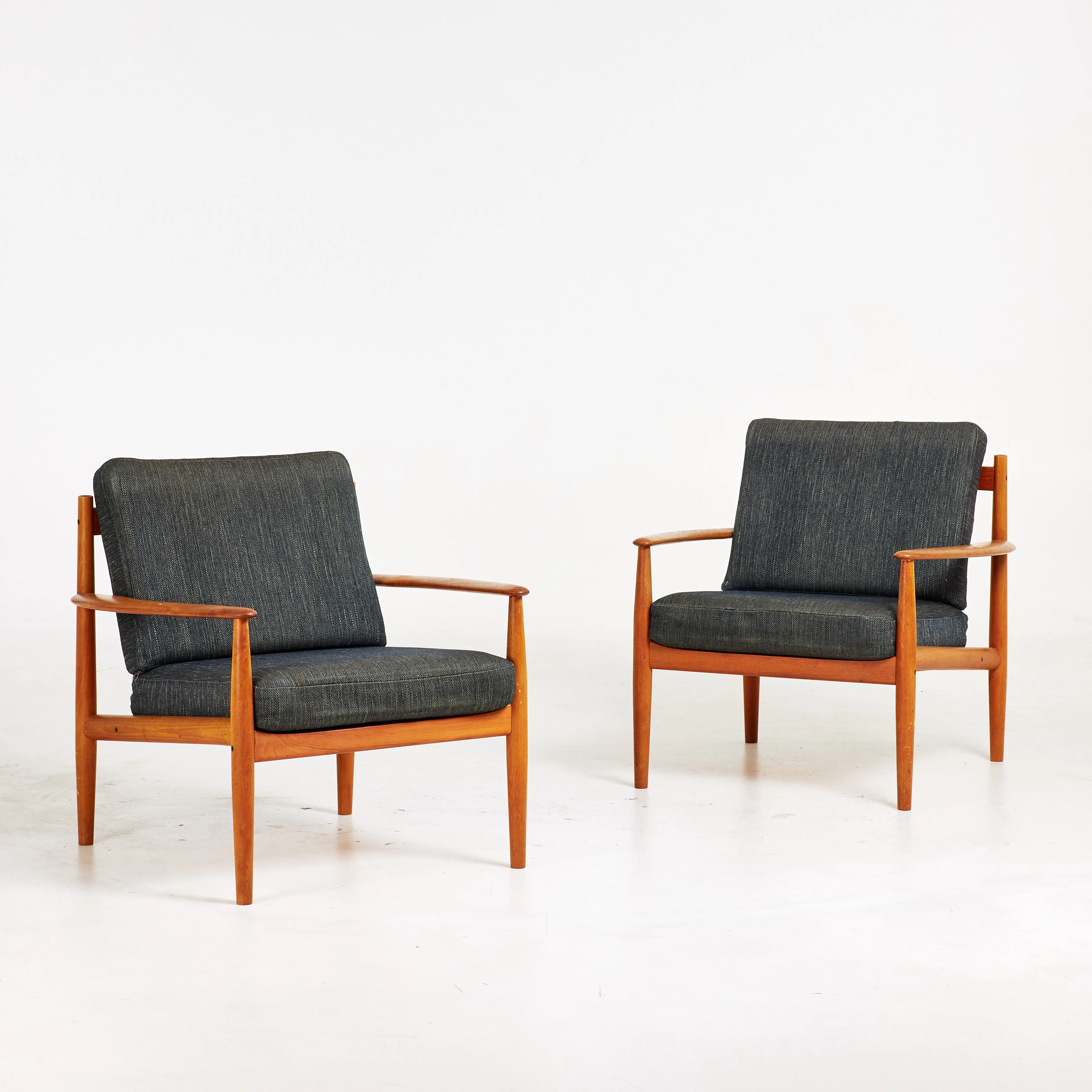 GRETE JALK. Fåtöljer, 2 st, klädsel i textil, France & Søn, Danmark, 1960-tal.