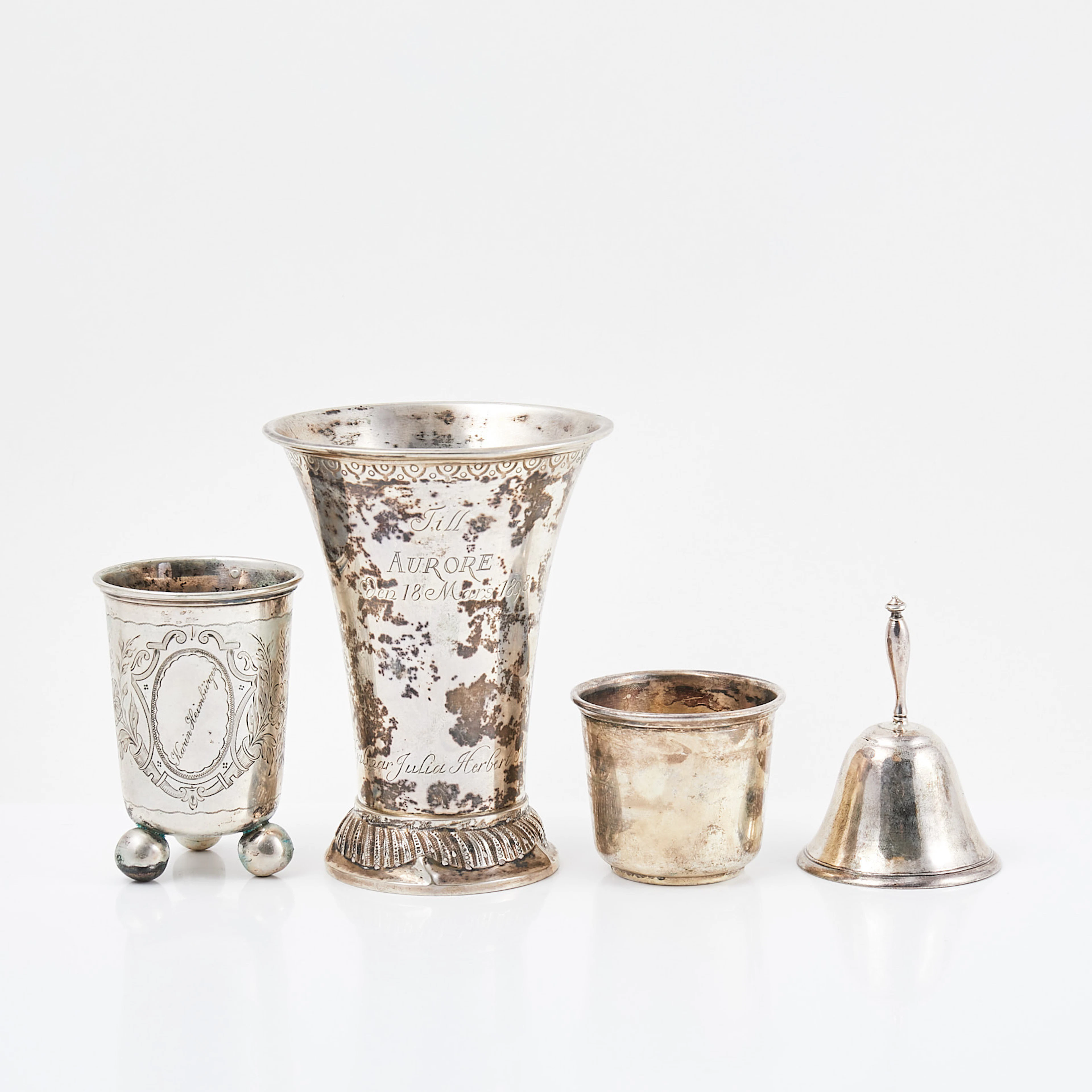 BÄGARE och RINGKLOCKA. 4 dlr, silver, Sverige, 1800/1900-tal.
