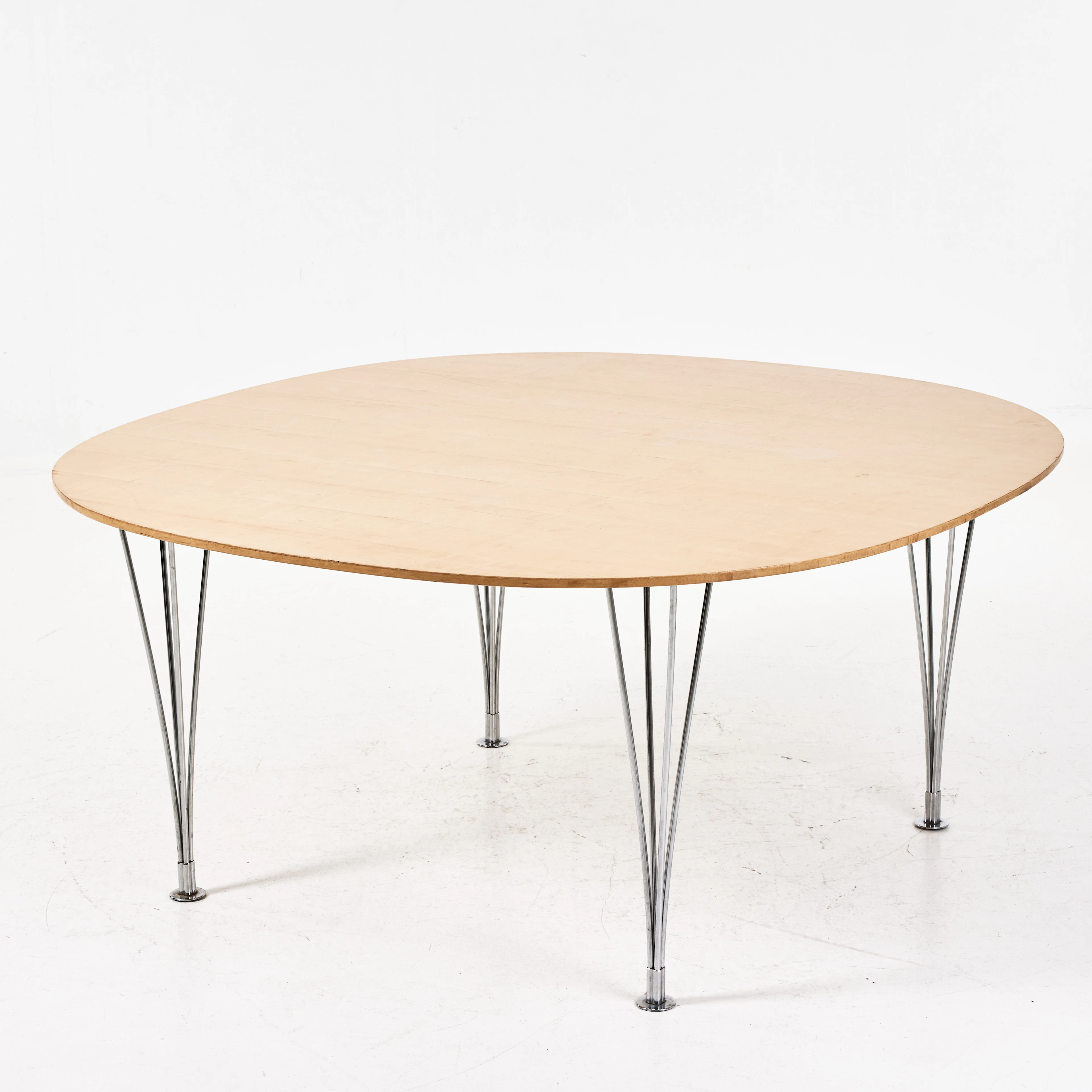 BRUNO MATHSSON/PIET HEIN. Bord, "Supercirkel", Fritz Hansen.