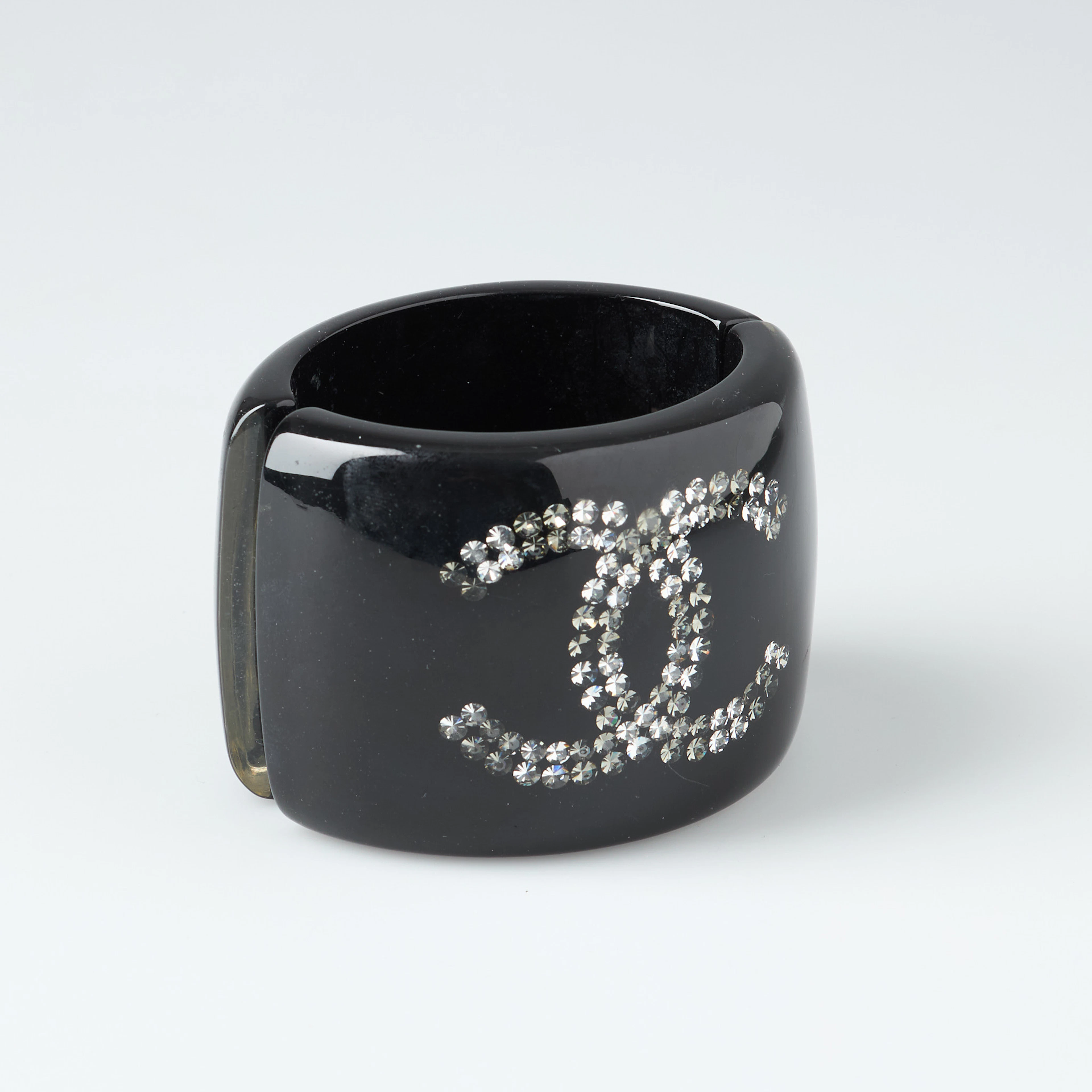 CHANEL, armring, märkt 11.