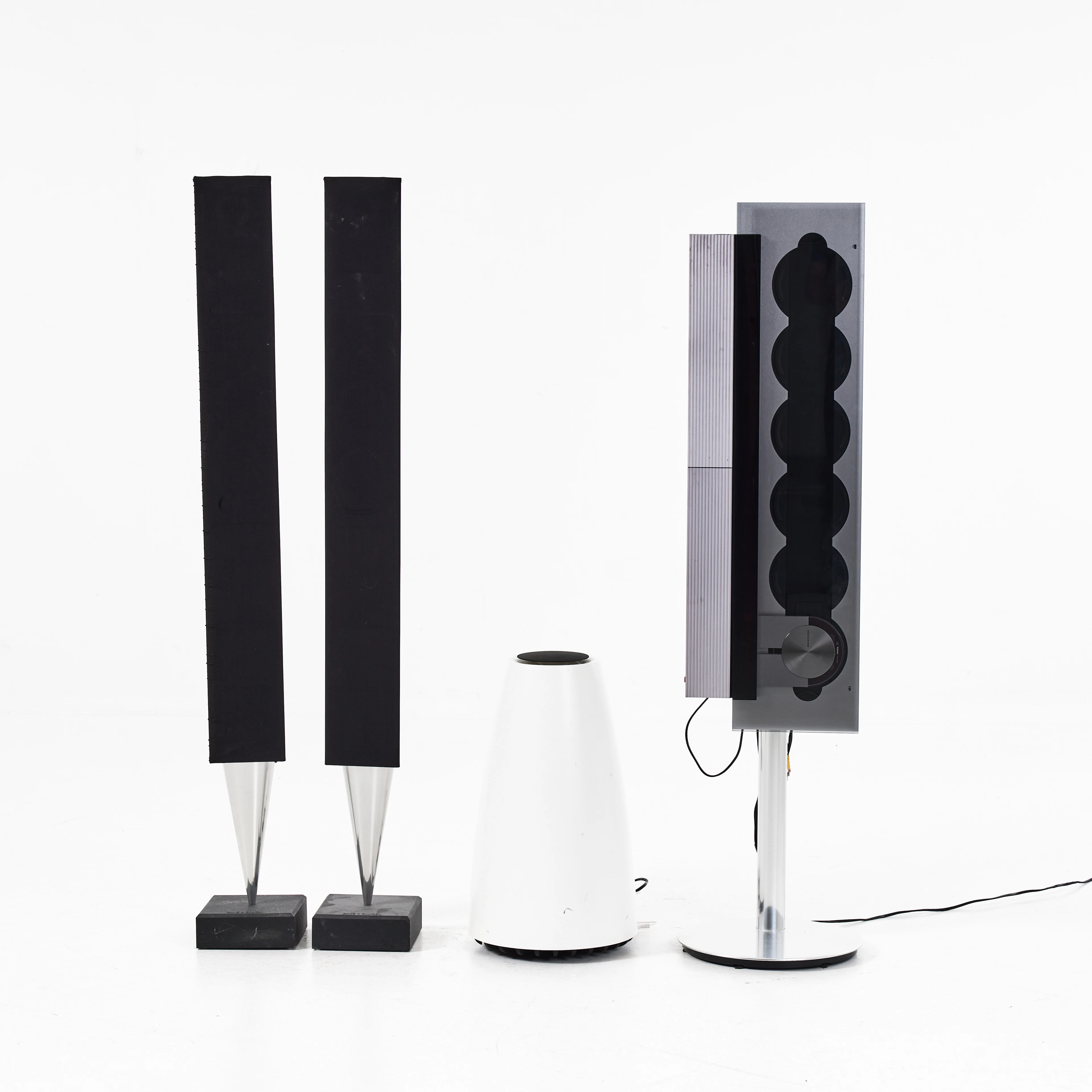 BANG& OLUFSEN, CD-spelare, 2 högtalare, subwoofer.