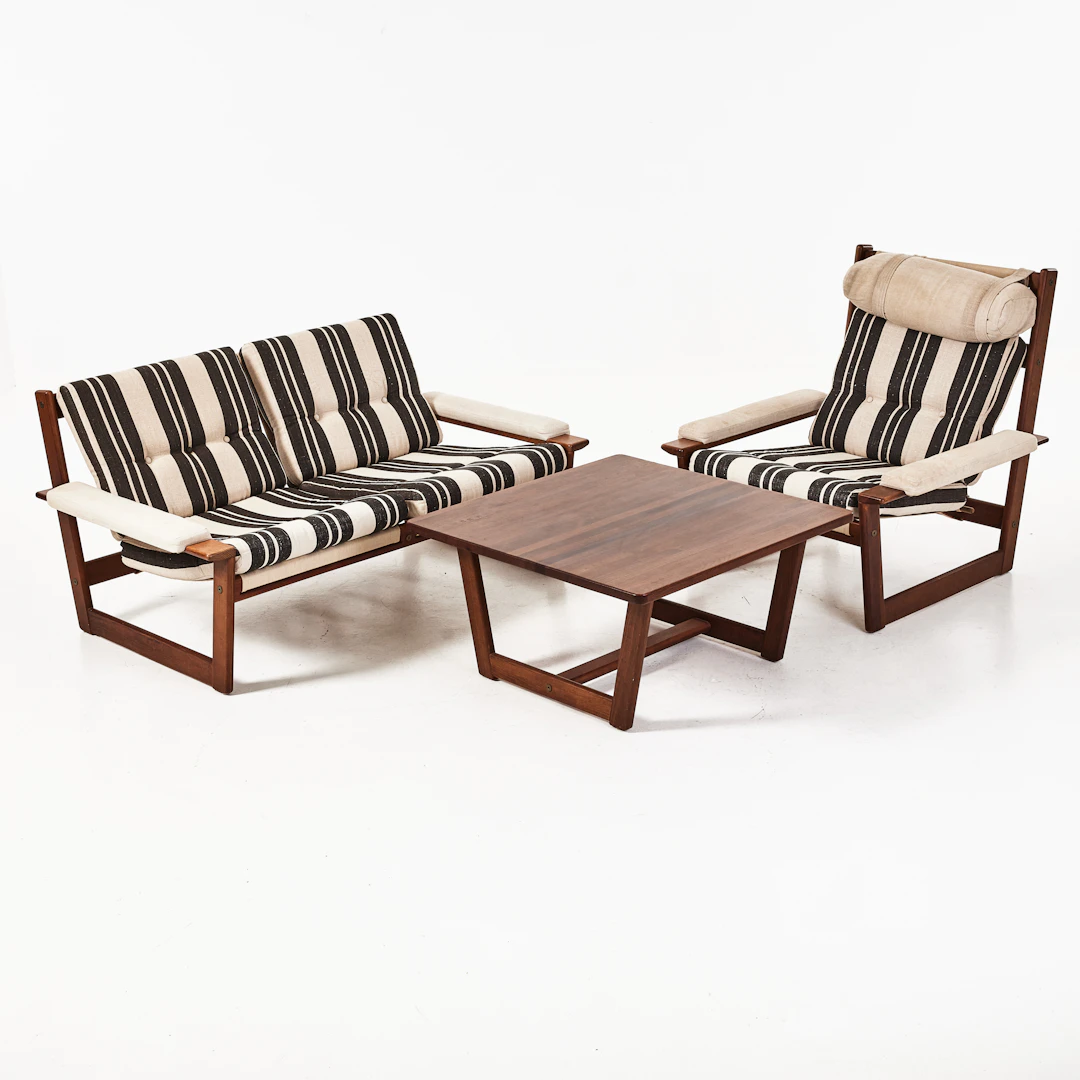 SOFFA, FÅTÖLJ & BORD, 3 st, 1970, betsad furu, läderdetaljer, klädd