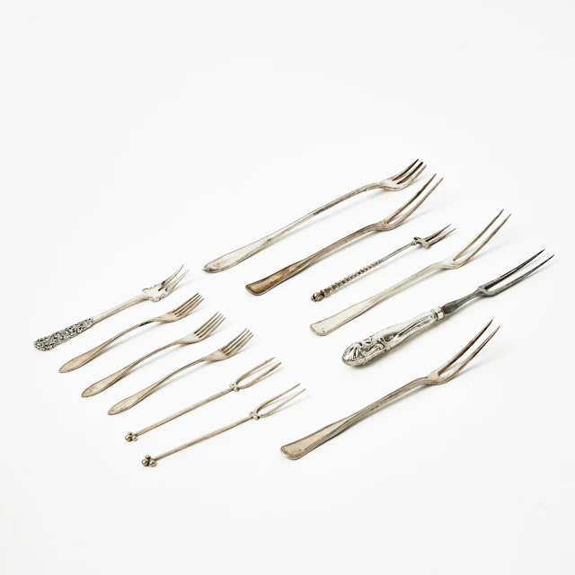 GAFFLAR, silver, 11 st., 17-1900-tal, Sverige, Danmark, varav en gaffel rokoko.