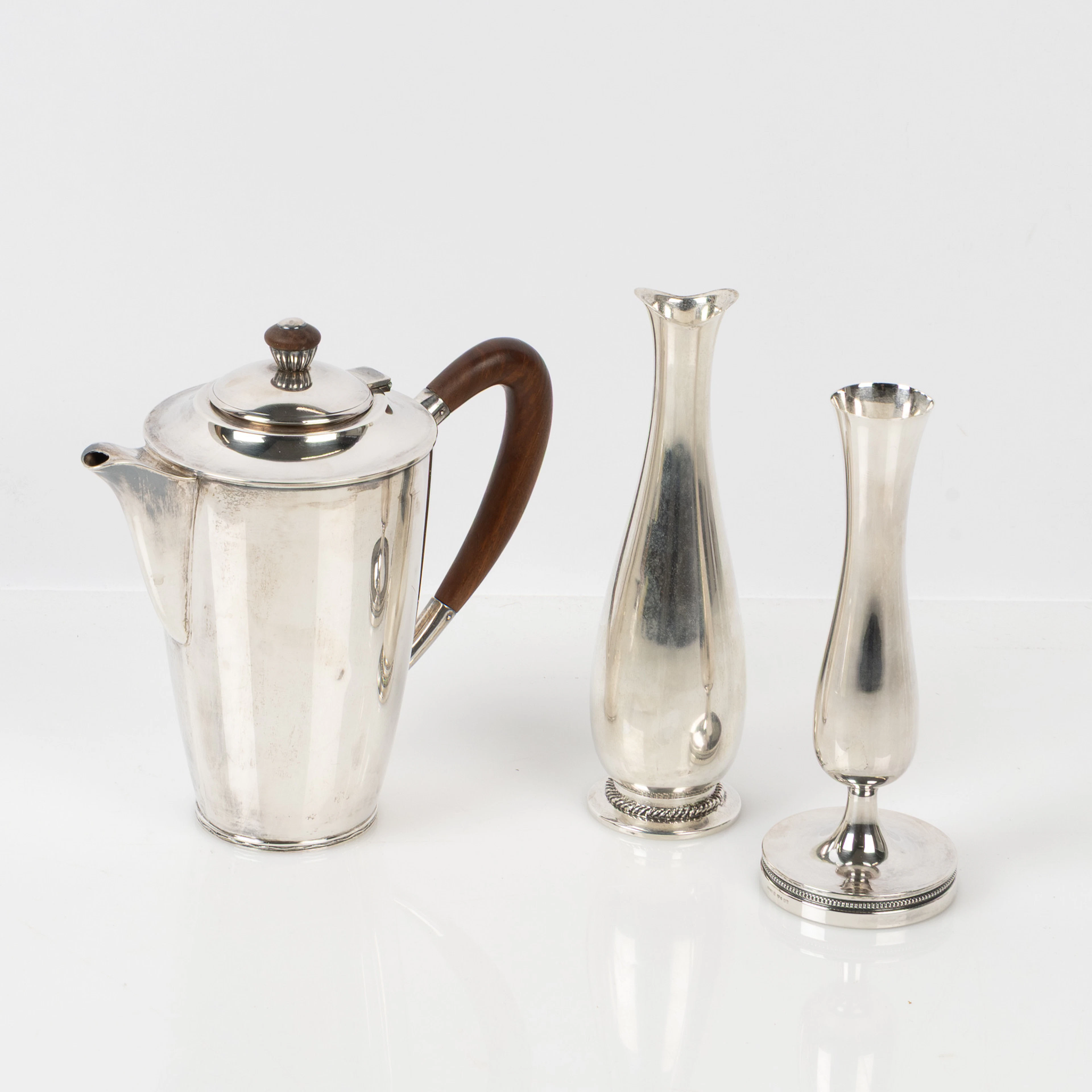 MOCKAKANNA & VASER, 3 delar, Nordisk Silverkonst, 1948 respektive