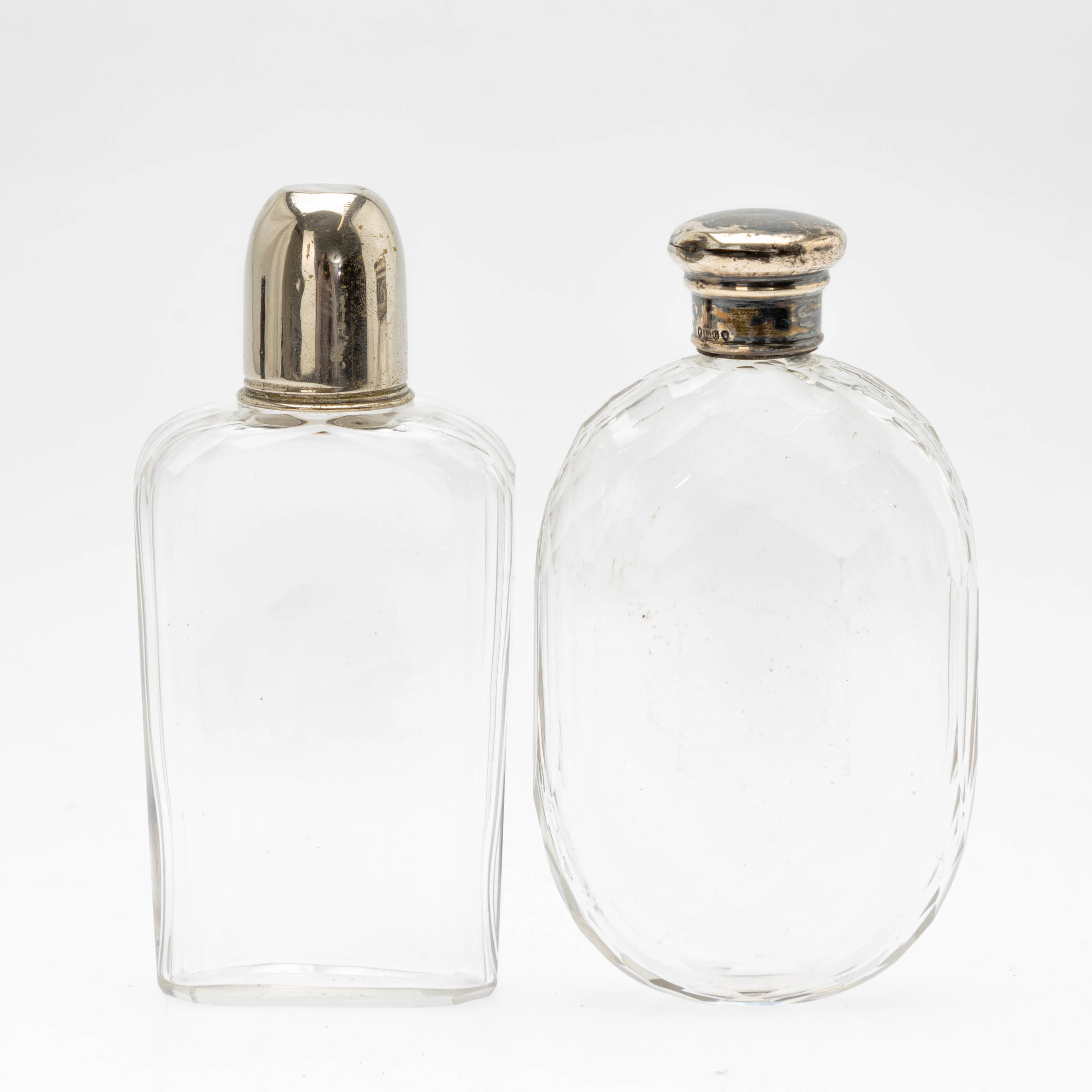 THOMAS JONES WATSON. Flachmann, Kristallglas und Sterling Silber