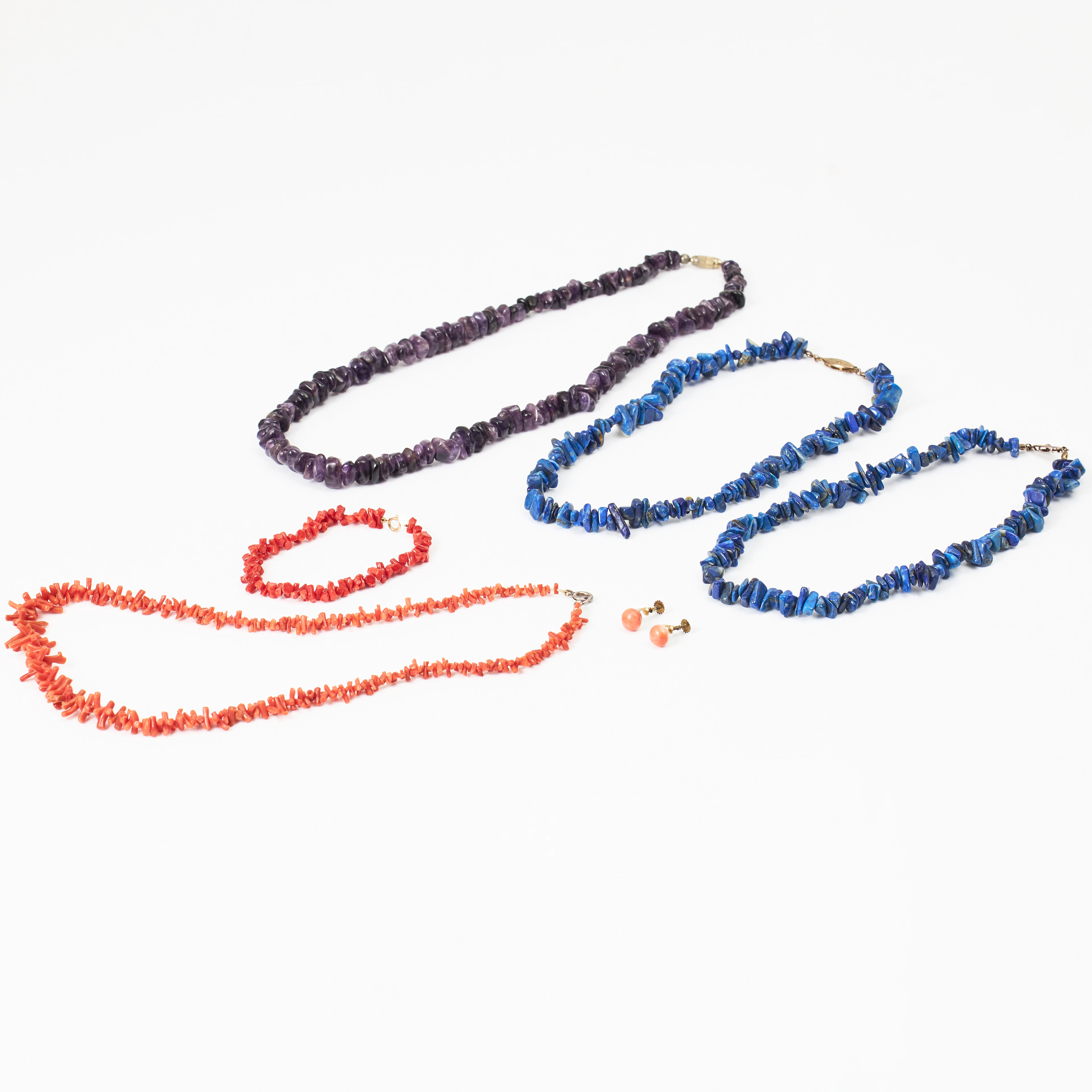 COLLIER, 4 st., lapis lazuli, ametist, korall, ARMBAND, ÖRHÄNGEN