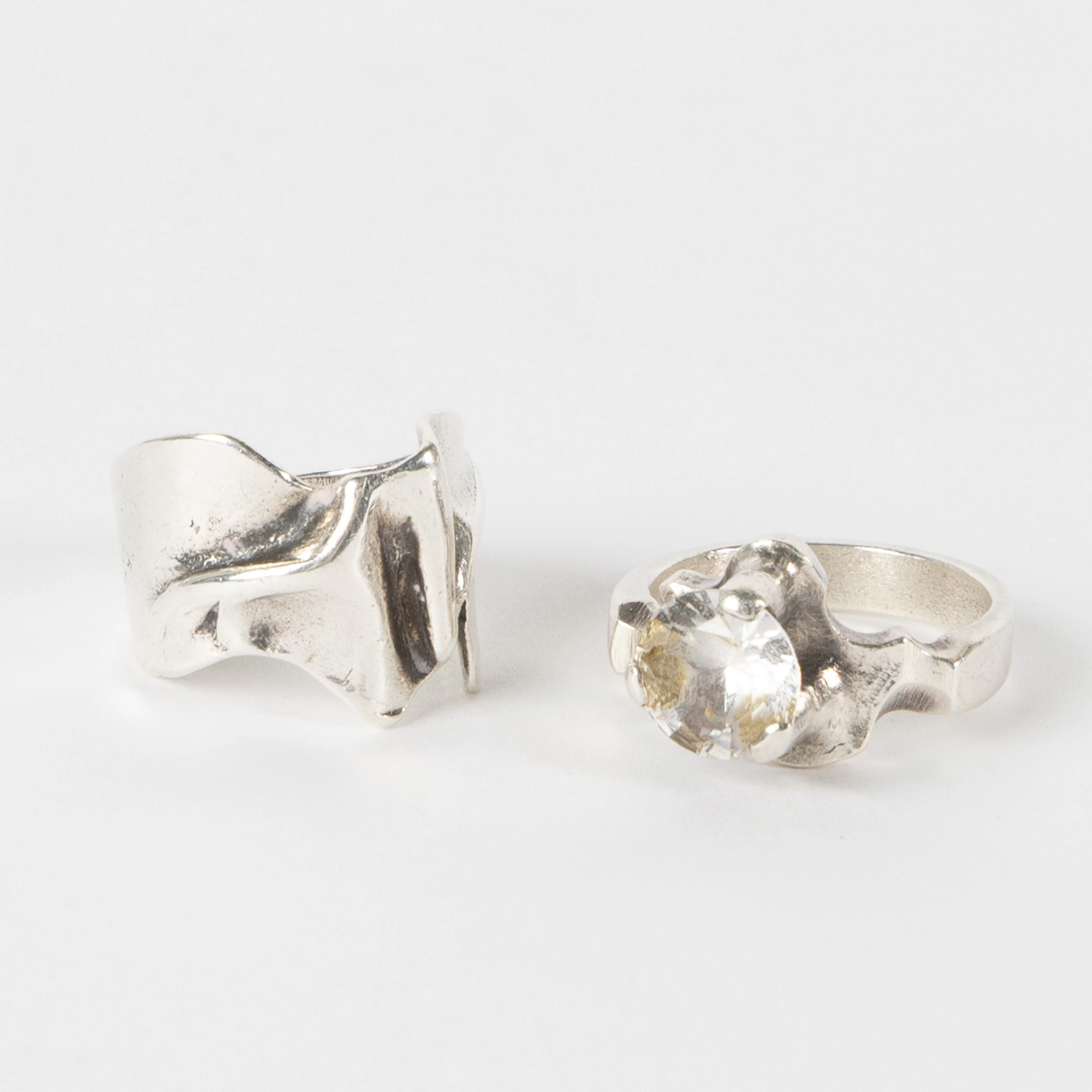 MAGNUS G:SON LIEDHOLM (F.1942). Ringar, 2 st, sterling silver samt