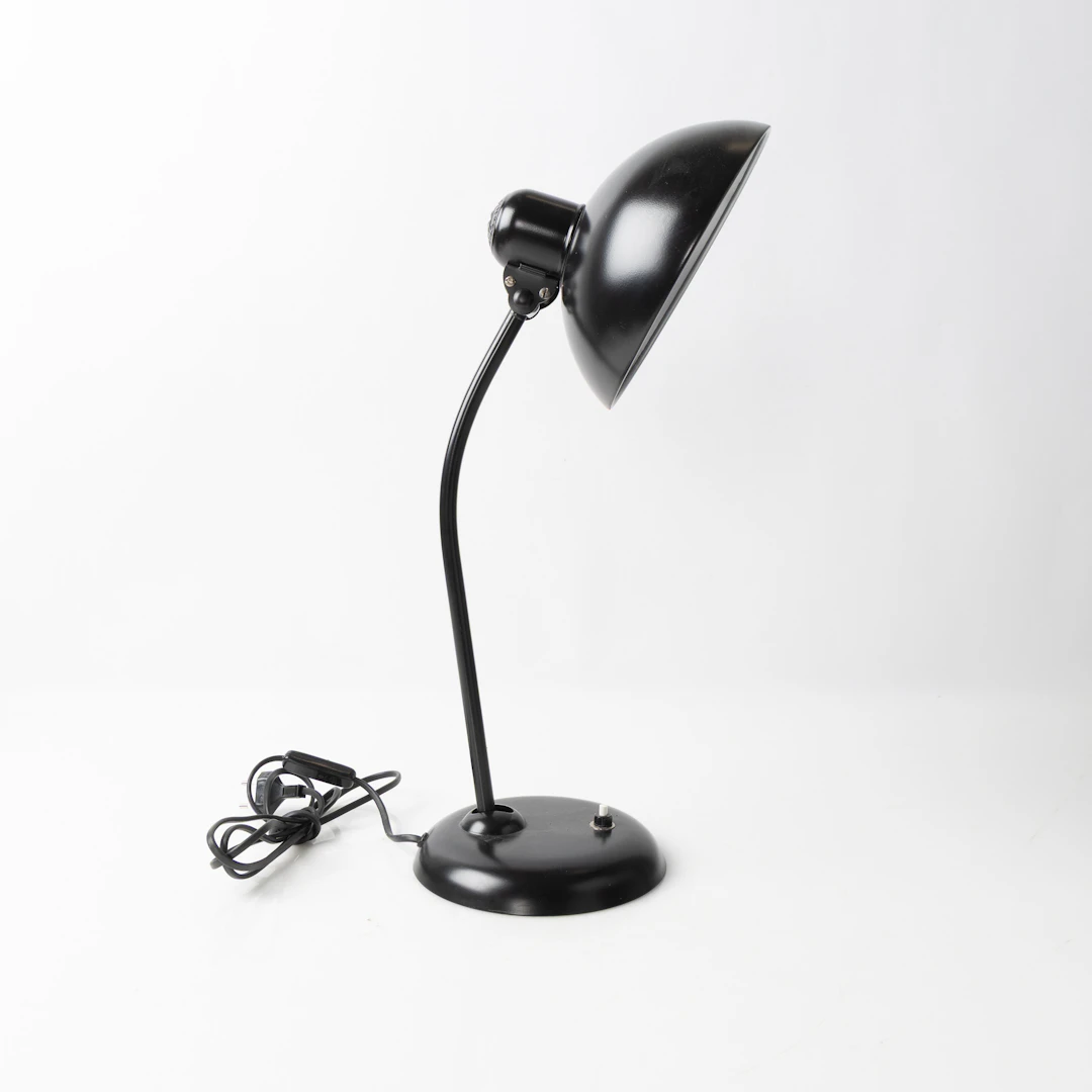 CHRISTIAN DELL. Bordslampa, svartlackerad metall, märkt, Kaiser Idell