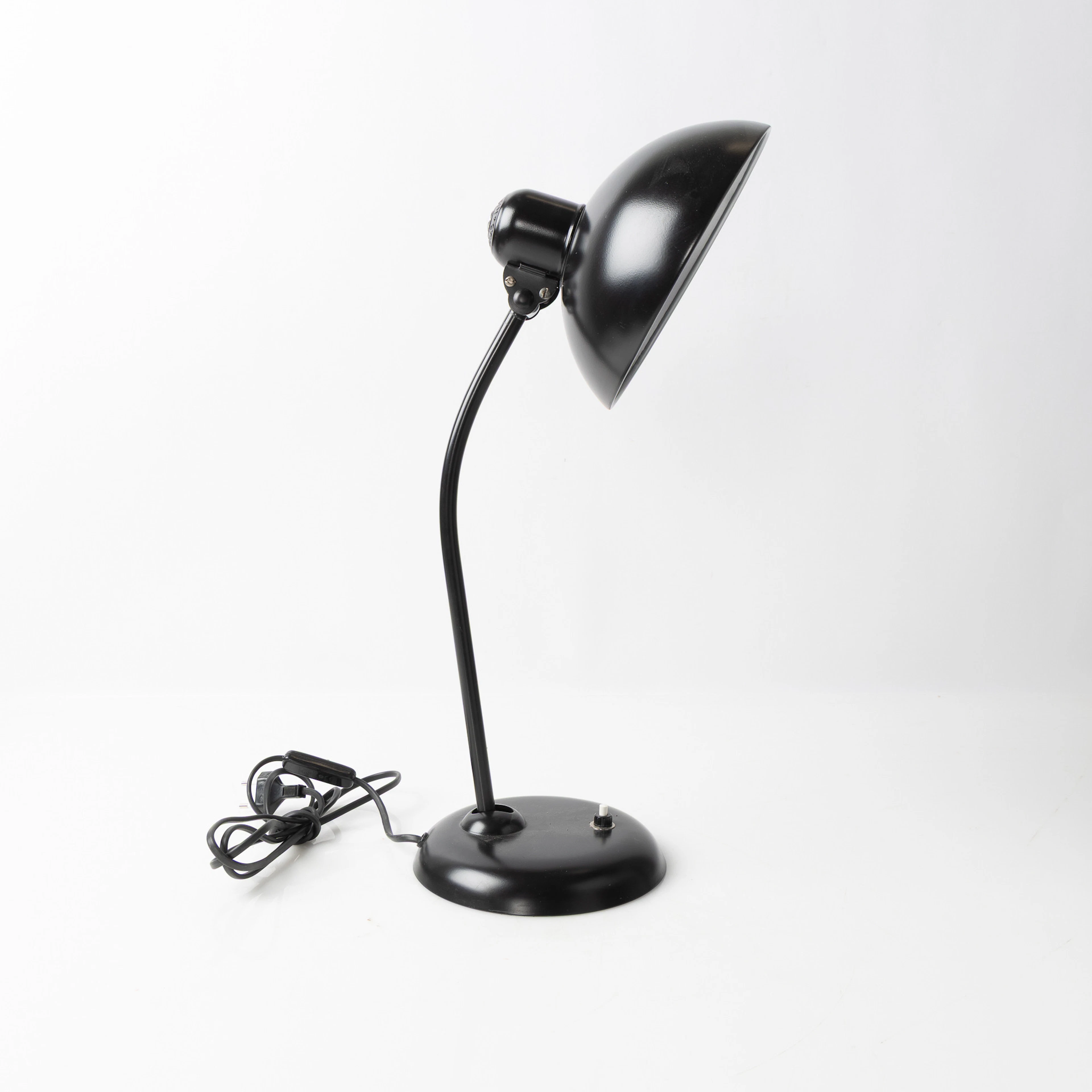 CHRISTIAN DELL. Bordslampa, svartlackerad metall, märkt, Kaiser Idell