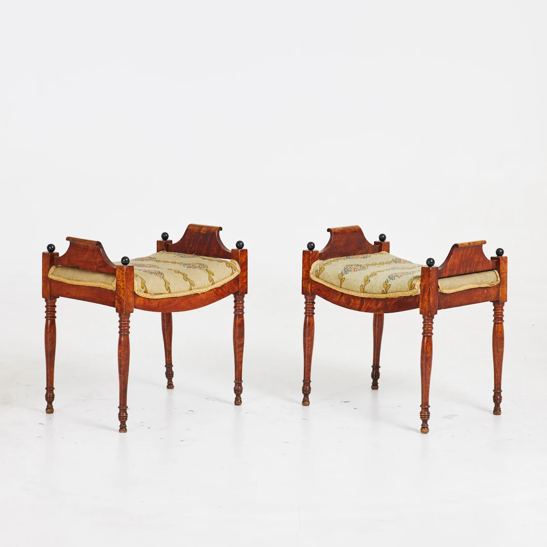 TABURETTER, 1-par, 1800-talets andra hälft, bonad björk, broderade sitsar.