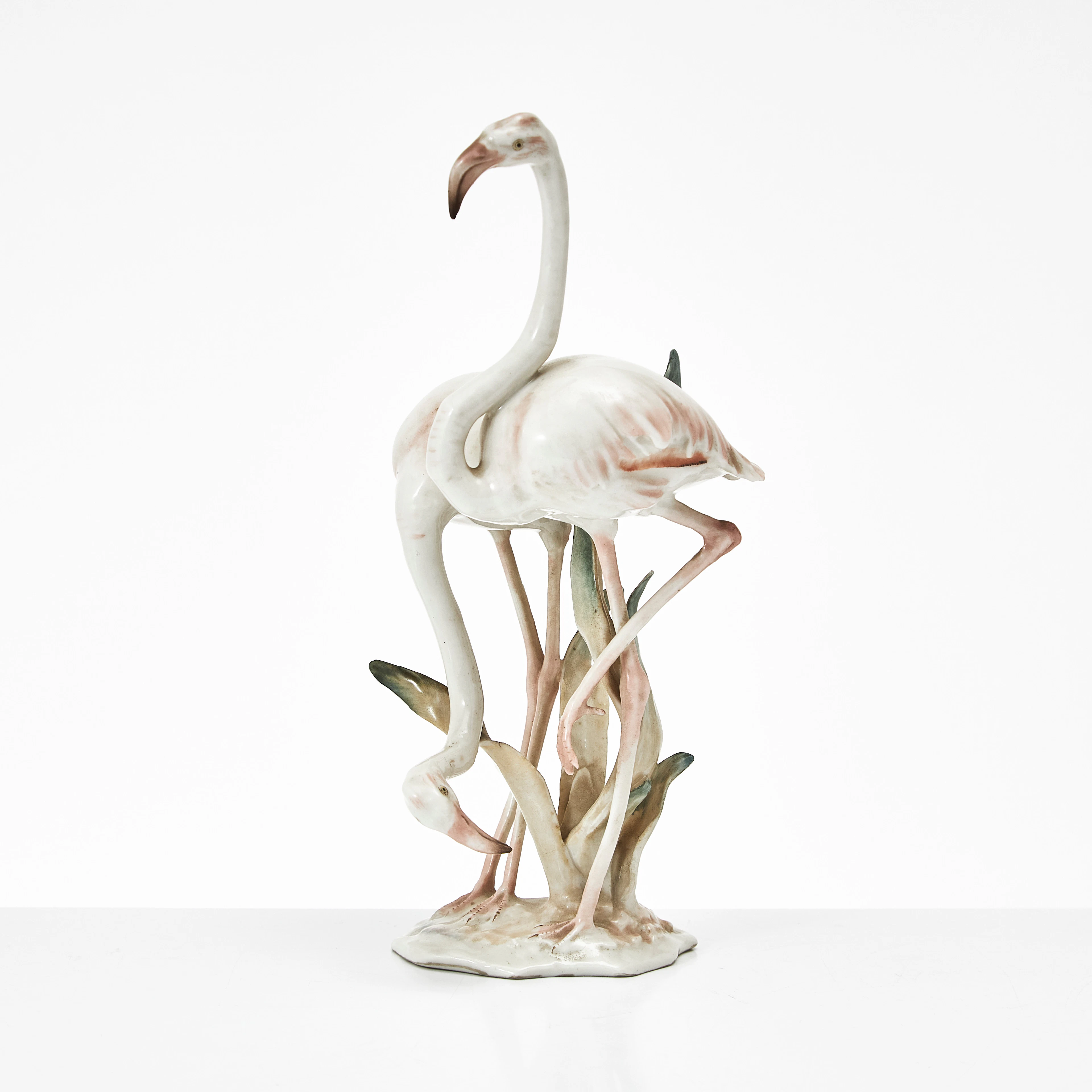 HANS ACHTZIGER. Figurin, föreställande paret flamingos, Hutschenreuther.