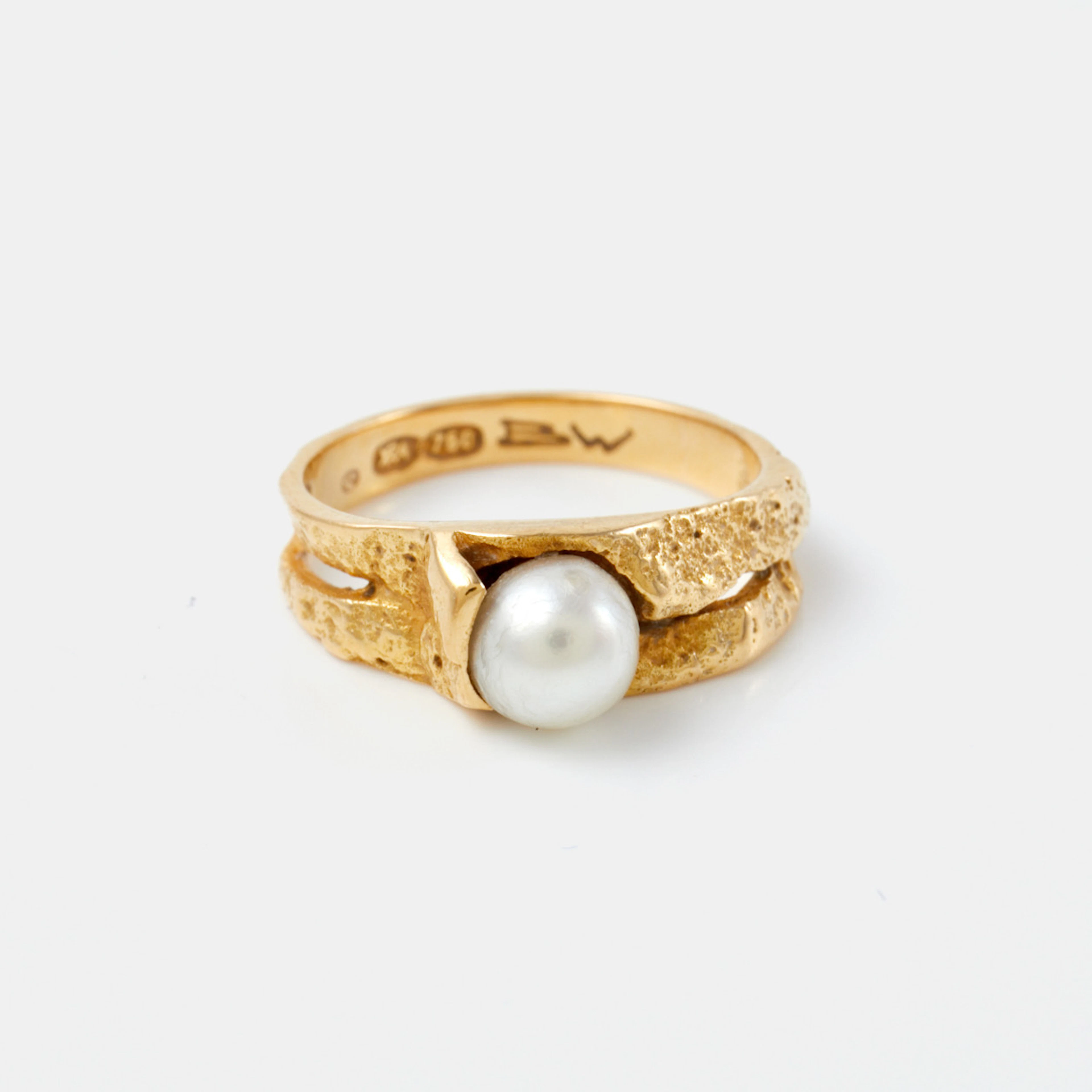 BJÖRN WECKSTRÖM, "Polar Spring", ring, 18 k guld, 1 odlad saltvattenspärla