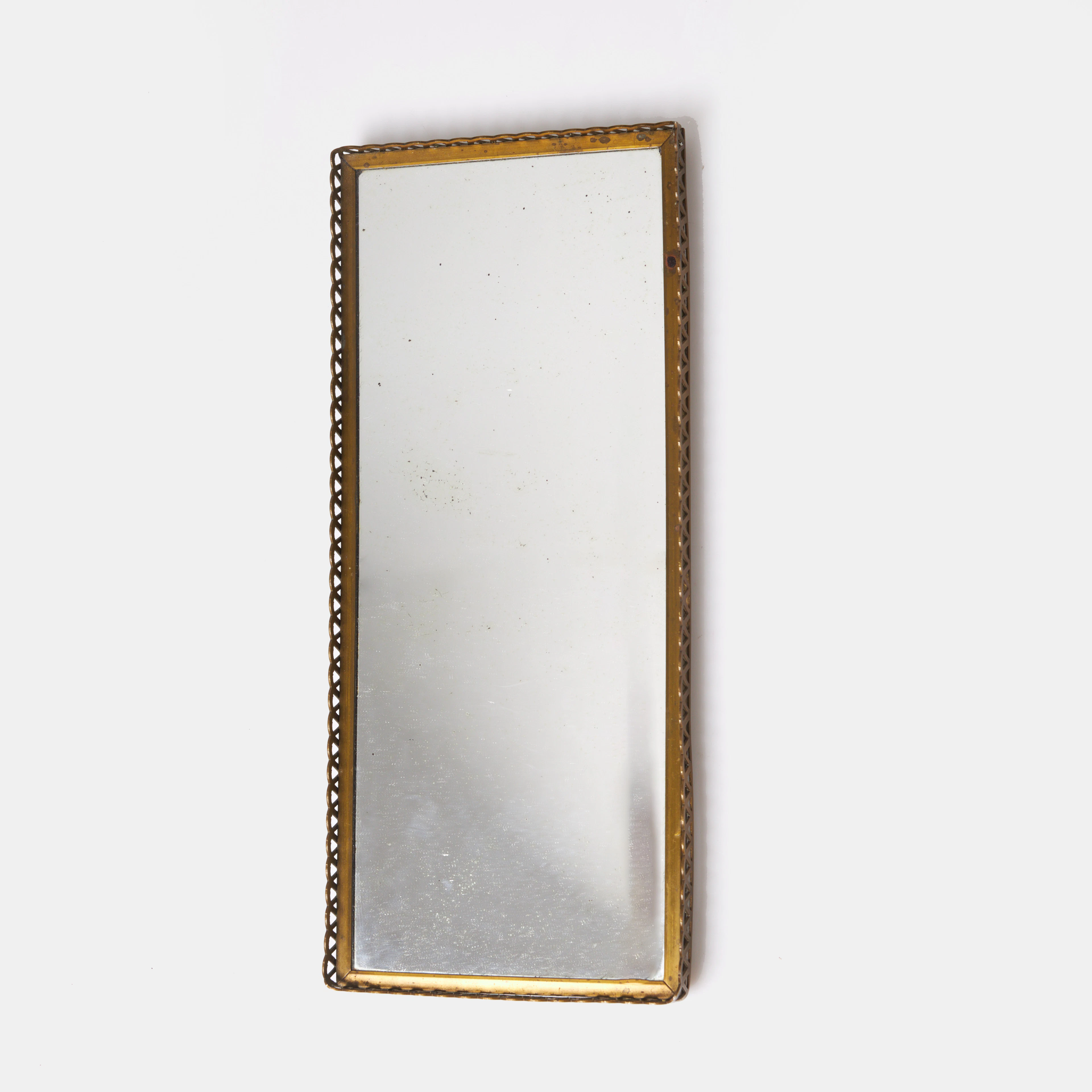 BORDSPLATEAU. Mässing och spegelglas, 1900-tal.