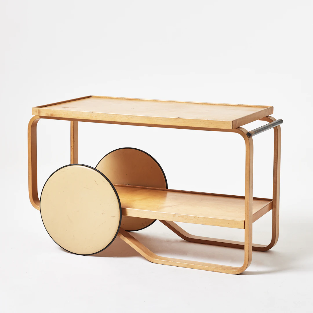 ALVAR AALTO. Tevagn, licenstillverkad av Aalto Design Hedemora, för