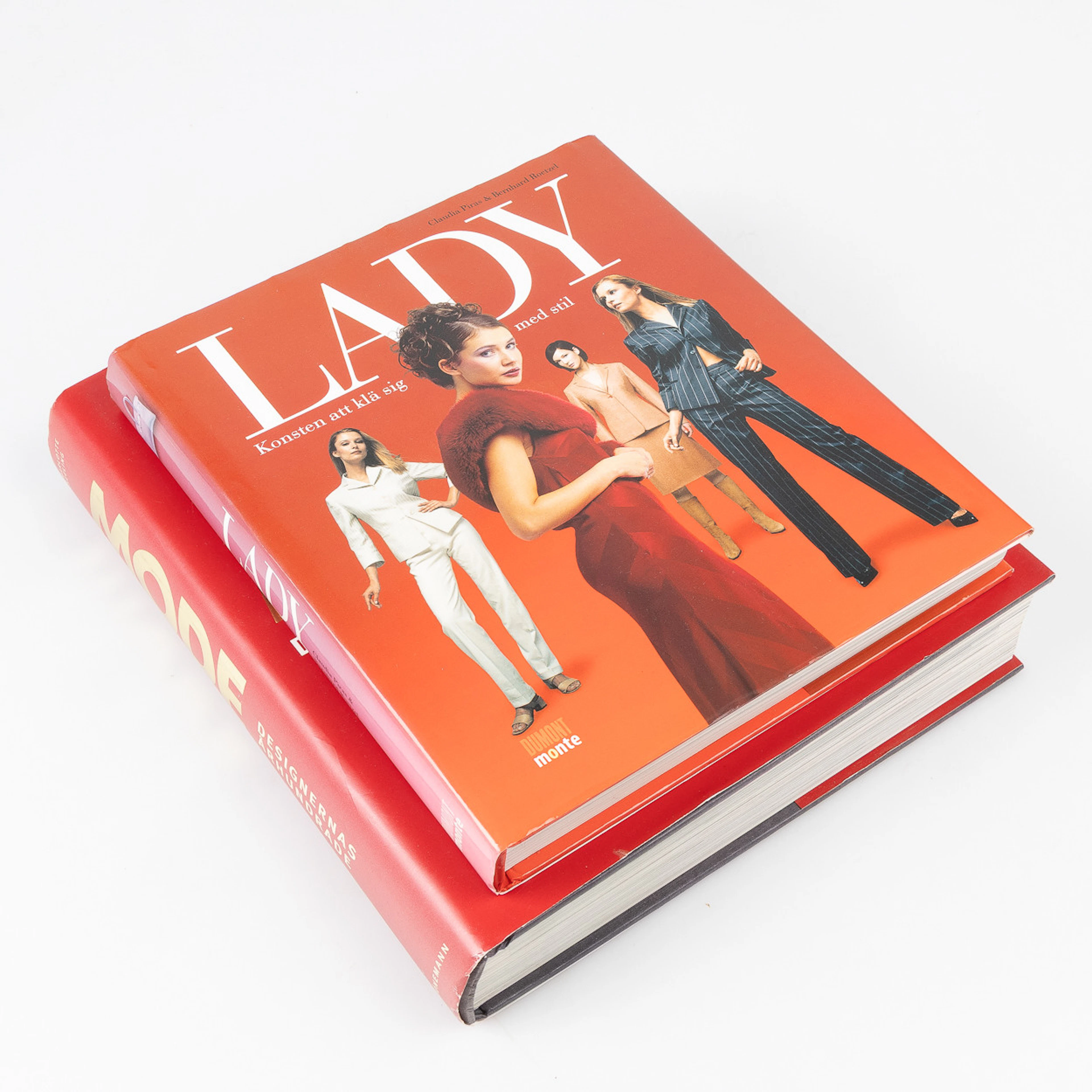 BÖCKER, 2 stycken. Mode designernas århundrade 1900-1999 samt Lady