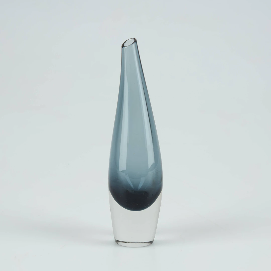 TAPIO WIRKKALA. Vas, "Fiskblåsa". Signerad Tapio Wirkkala Iittala 3299.